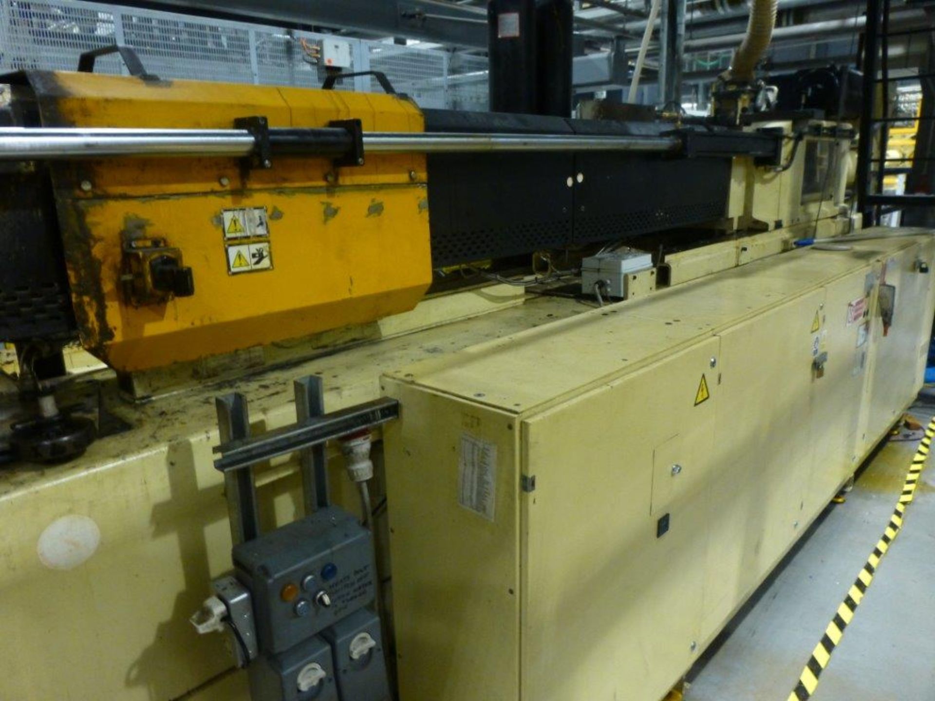 Husky H400 RS115/100 CNC plastic injection moulding machine ,serial No. 260096 (2003) with 400 - Image 3 of 7