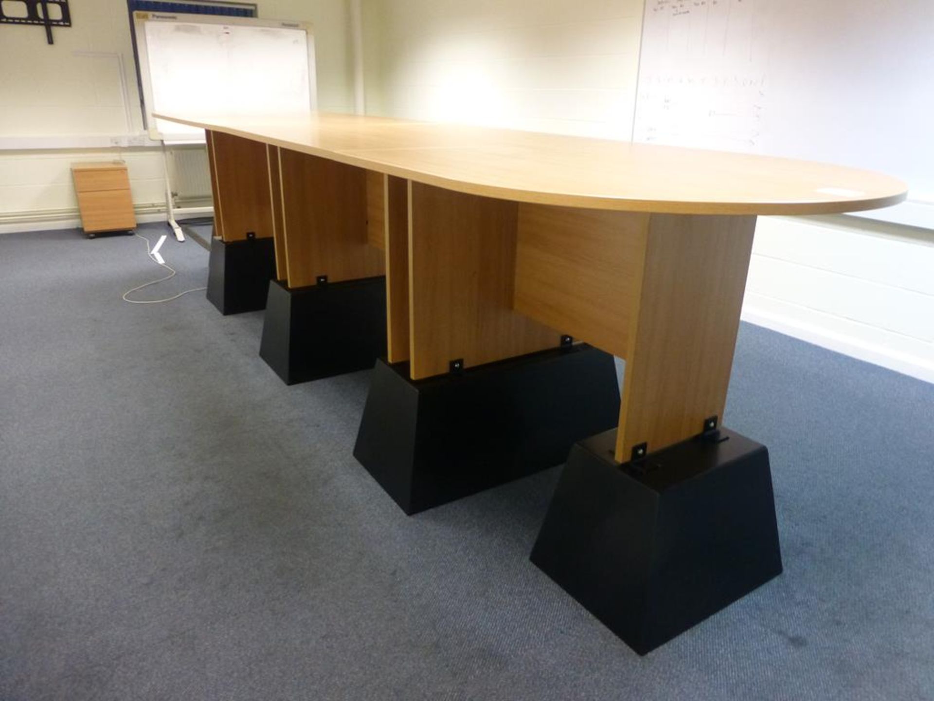4 section cherry effect D-end stand-up meeting table 4800mm x 1200mm with 5 steel 400mm risers and - Image 2 of 4