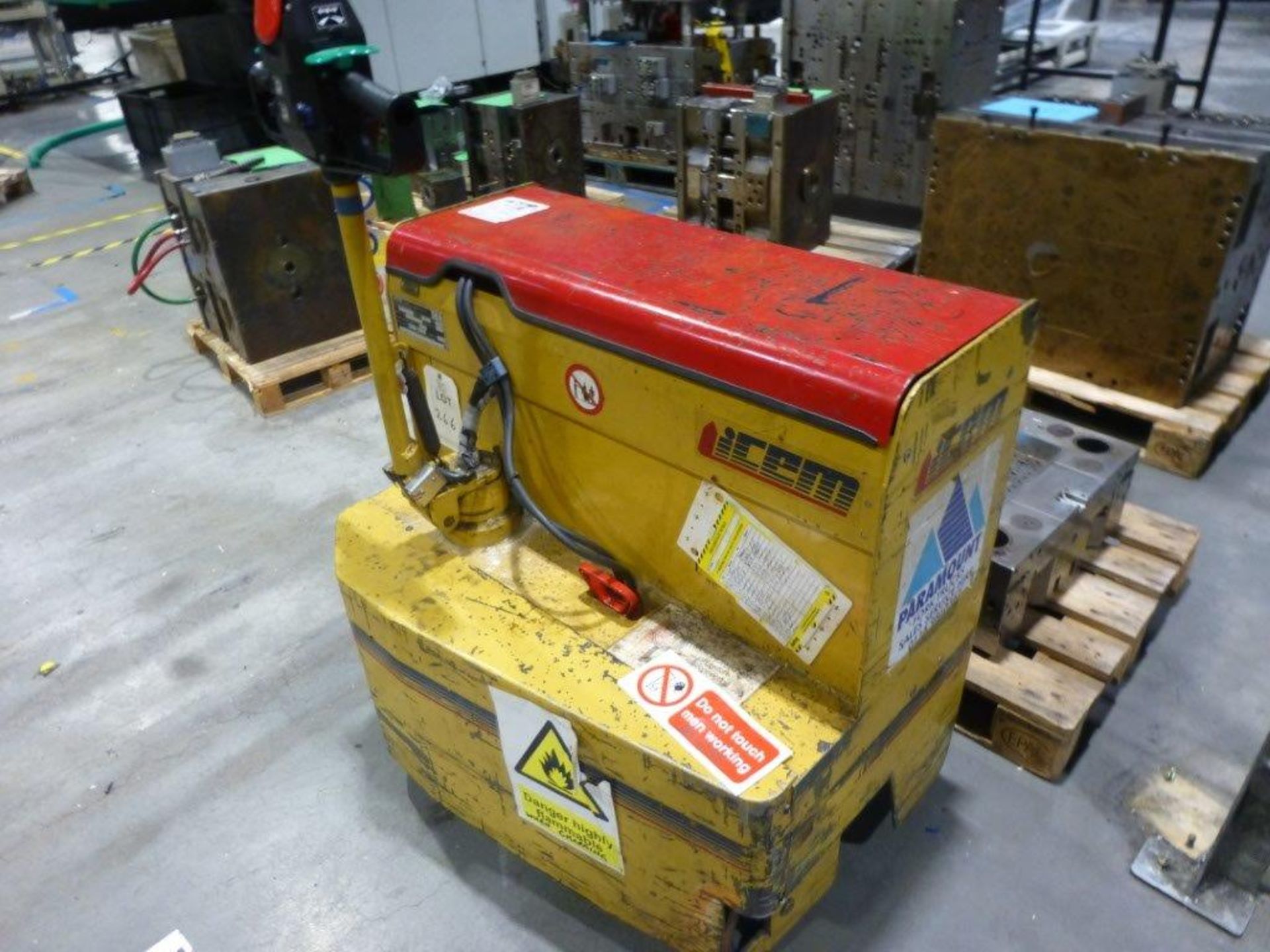 Icem GL50 5000kG pedestrian operated electric pallet truck, serial No 13193 (2000) - Image 2 of 3