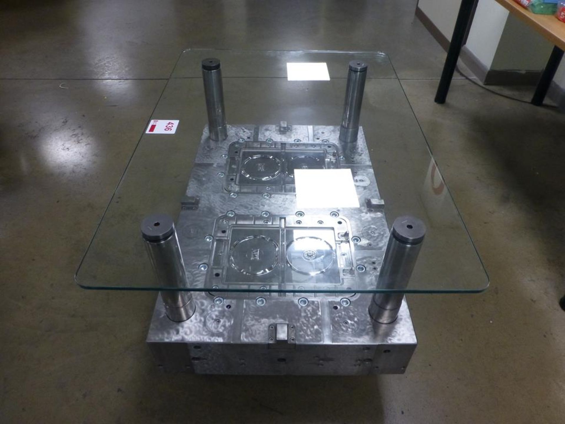 1000mm x 700mm x 575mm half mould glass top coffee table with wheels - Image 3 of 4