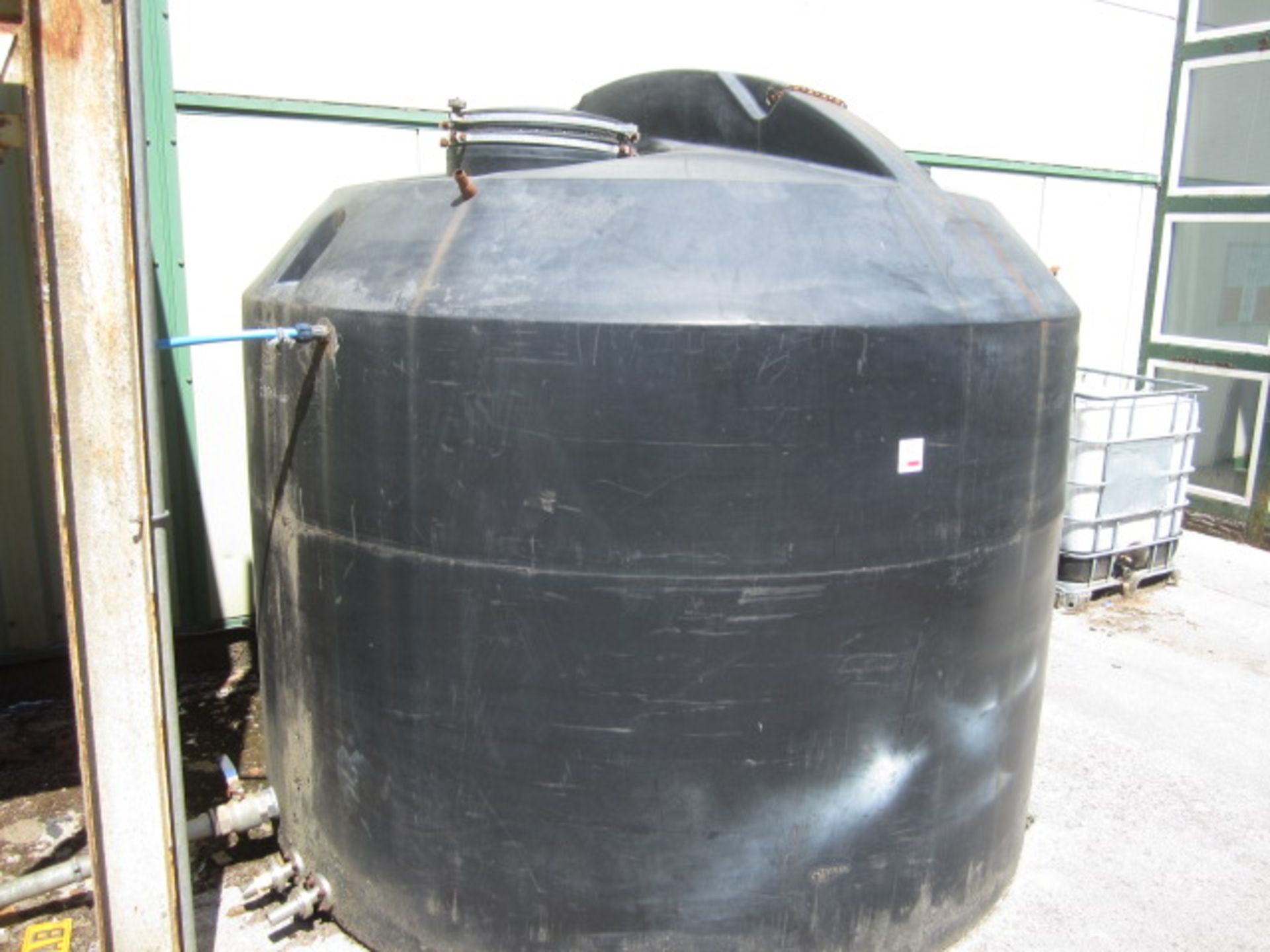 Flextank 2000 gallon plastic fuel tank. **A work Method Statement and Risk Assessment must be - Image 2 of 2