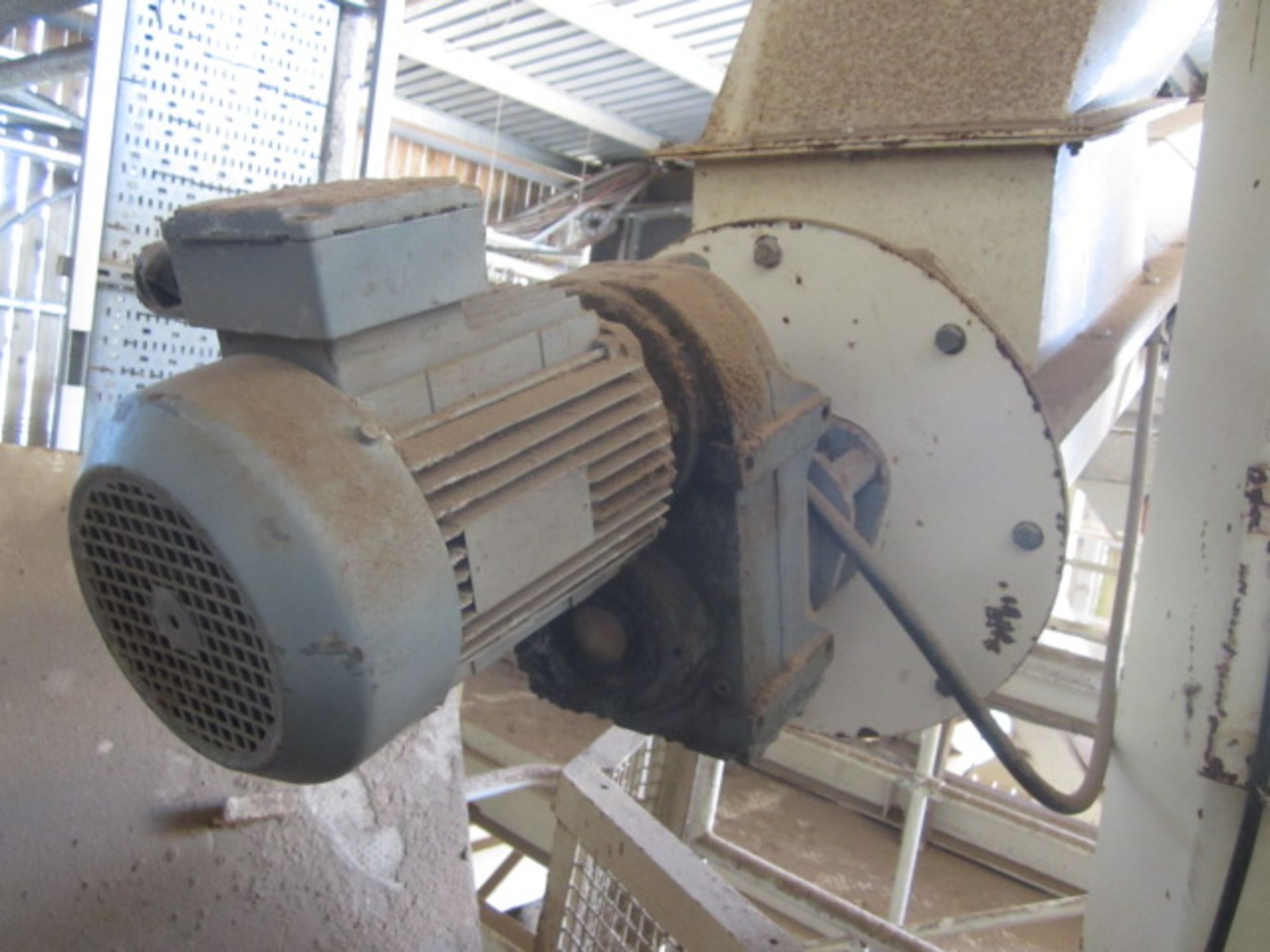 Unnamed elevating auger screw conveyor, approx. 4.5m x 350mm. **A work Method Statement and Risk - Image 2 of 3