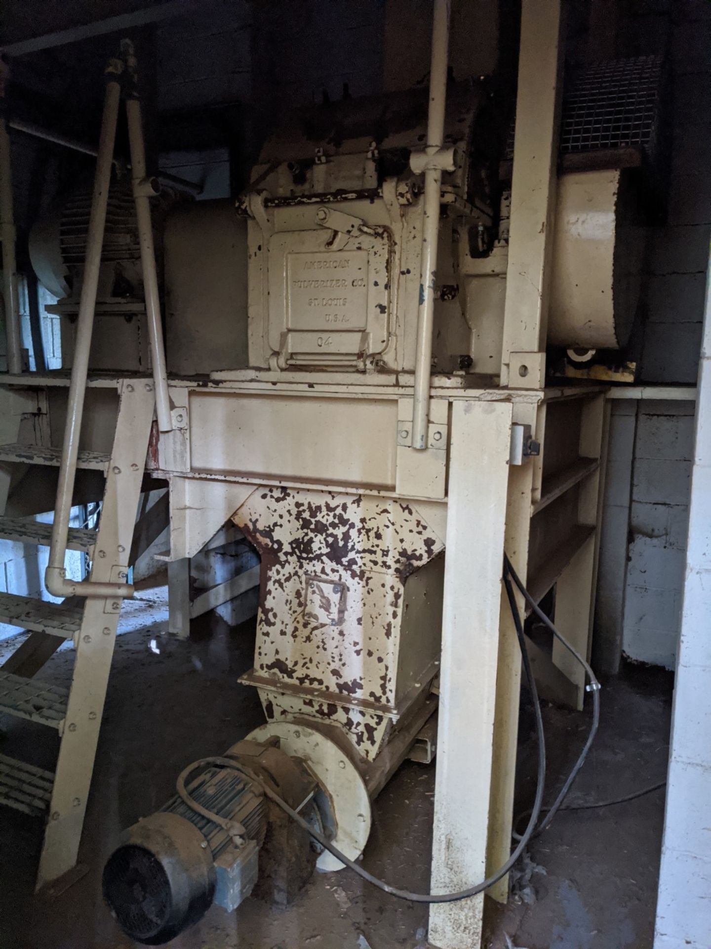 American Pulverizer Co, model 30x16WH pulveriser/hammer mill/ring mill, serial no: 8082. - Please