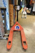 Pallet truck 2000kg (please note: this lot is located at the Salisbury premises)