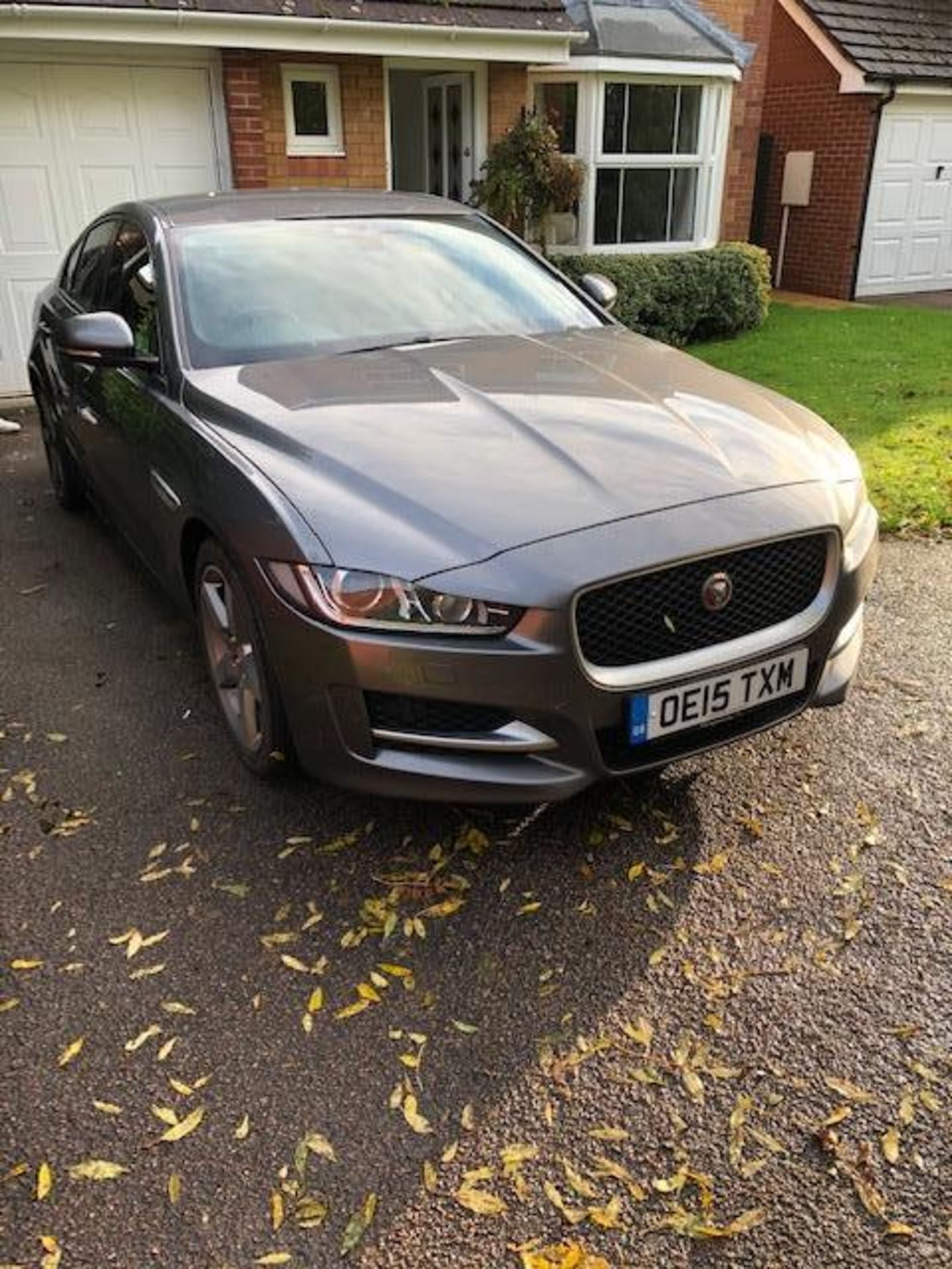 Jaguar Xe R-Sport 2.0d Auto. 180bhp saloon. Registration number: OE15 TXM (2015). Recorded