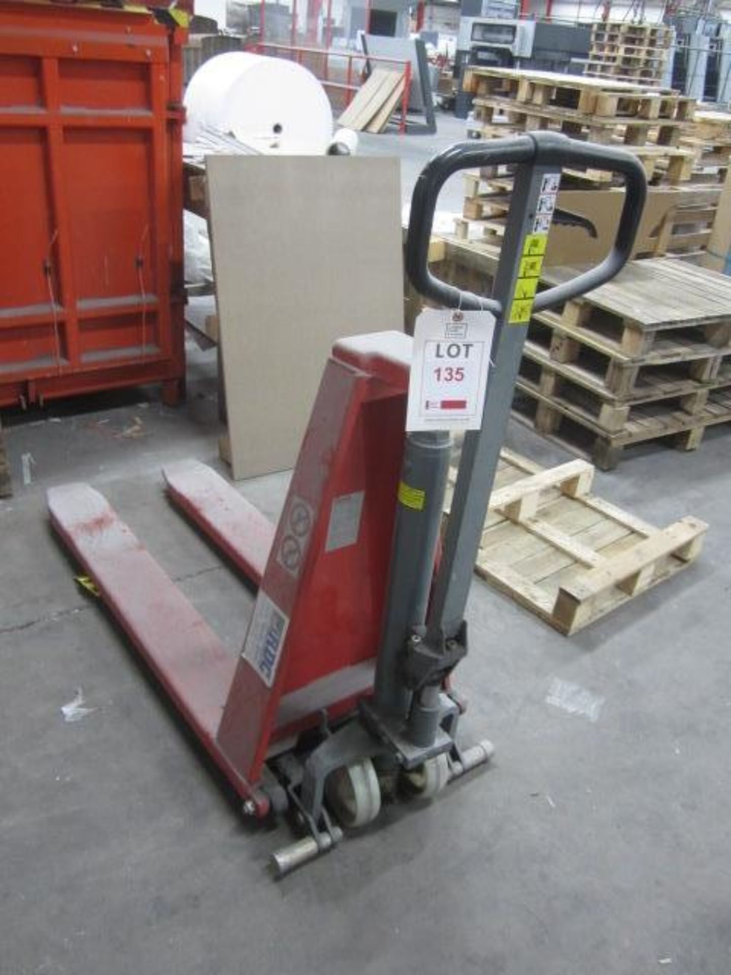 Climax H10M hydraulic hi-lift pallet truck, SWL 1000kg. NB: This item has no record of Thorough...