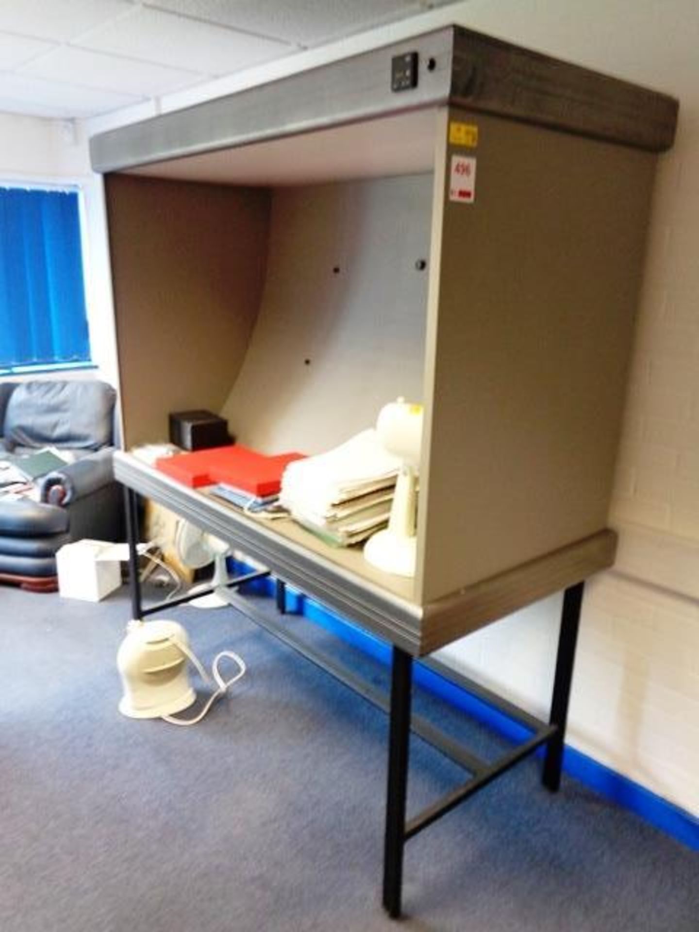 Unnamed inspection cabinet, 1500x720mm mounted on pedestal