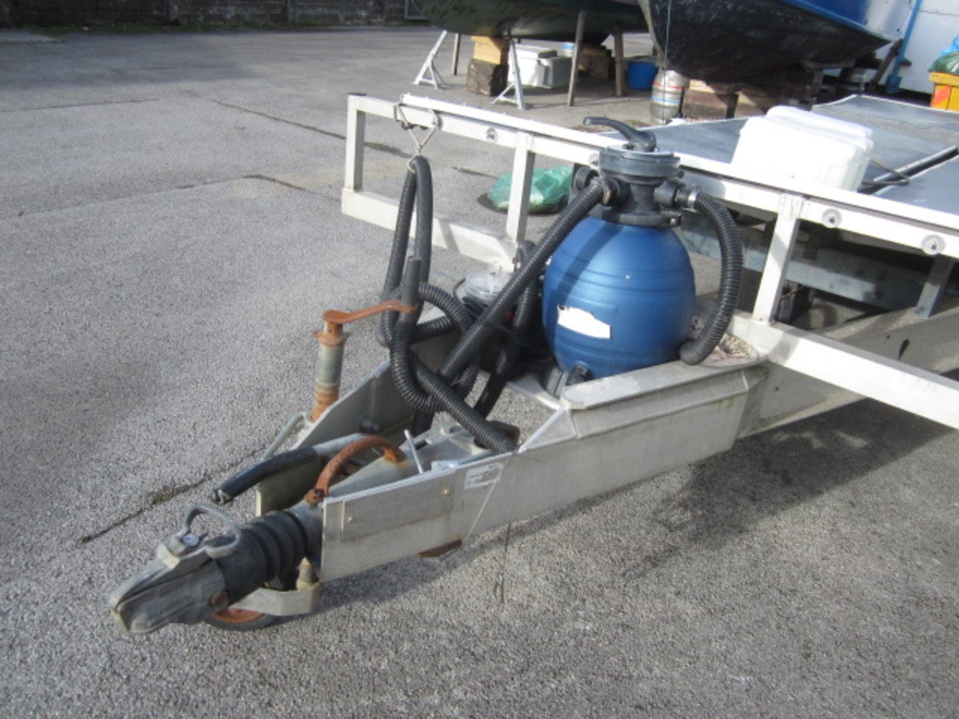 Twin axle bespoke manufactured wash down trailer with fitted waste tank, drainage, recycling - Image 8 of 10