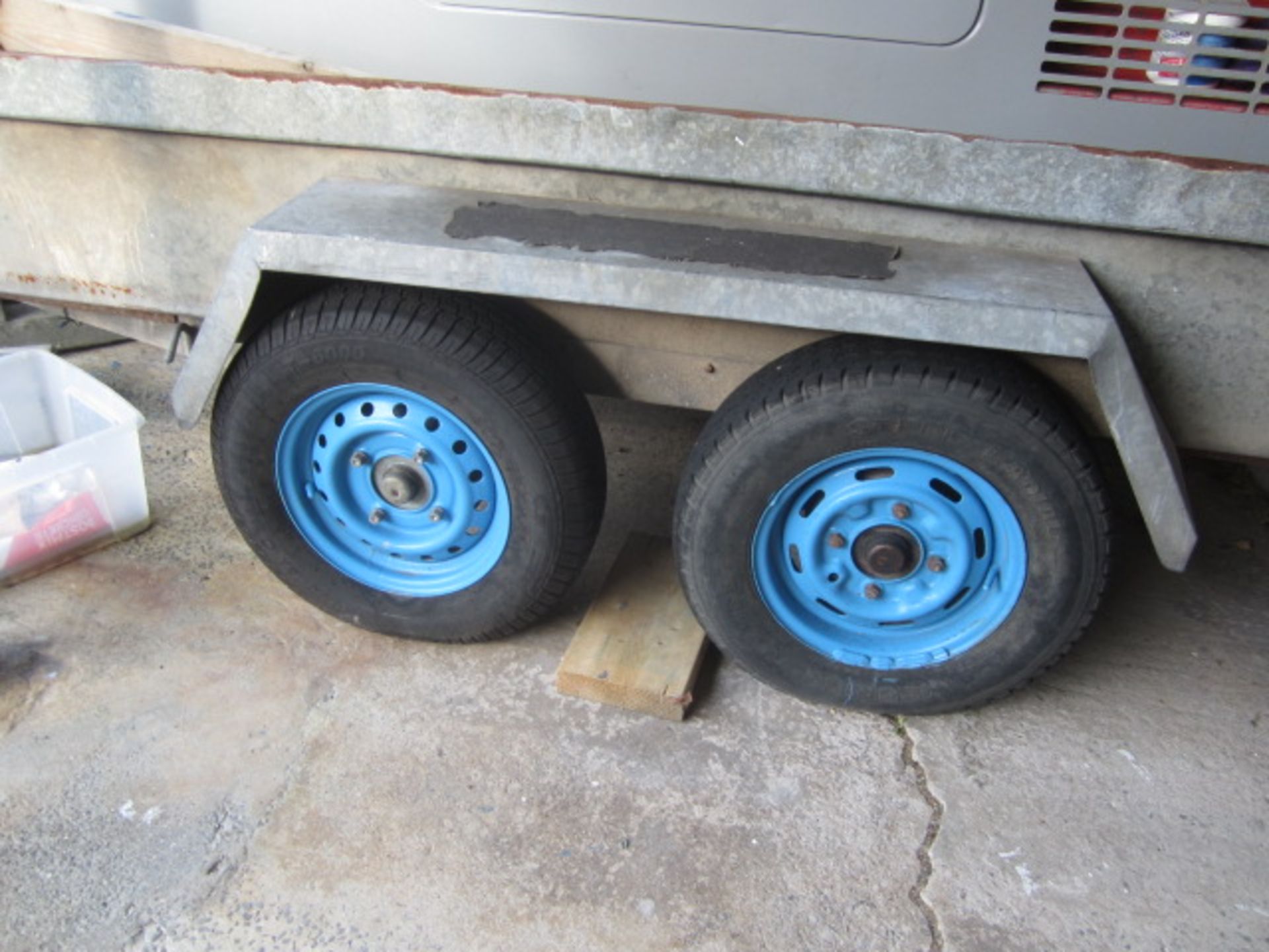 Shadley double lock twin axle drop side trailer, type HU3HD, serial no: CD87/001, approx. size: 1.3m - Image 4 of 8