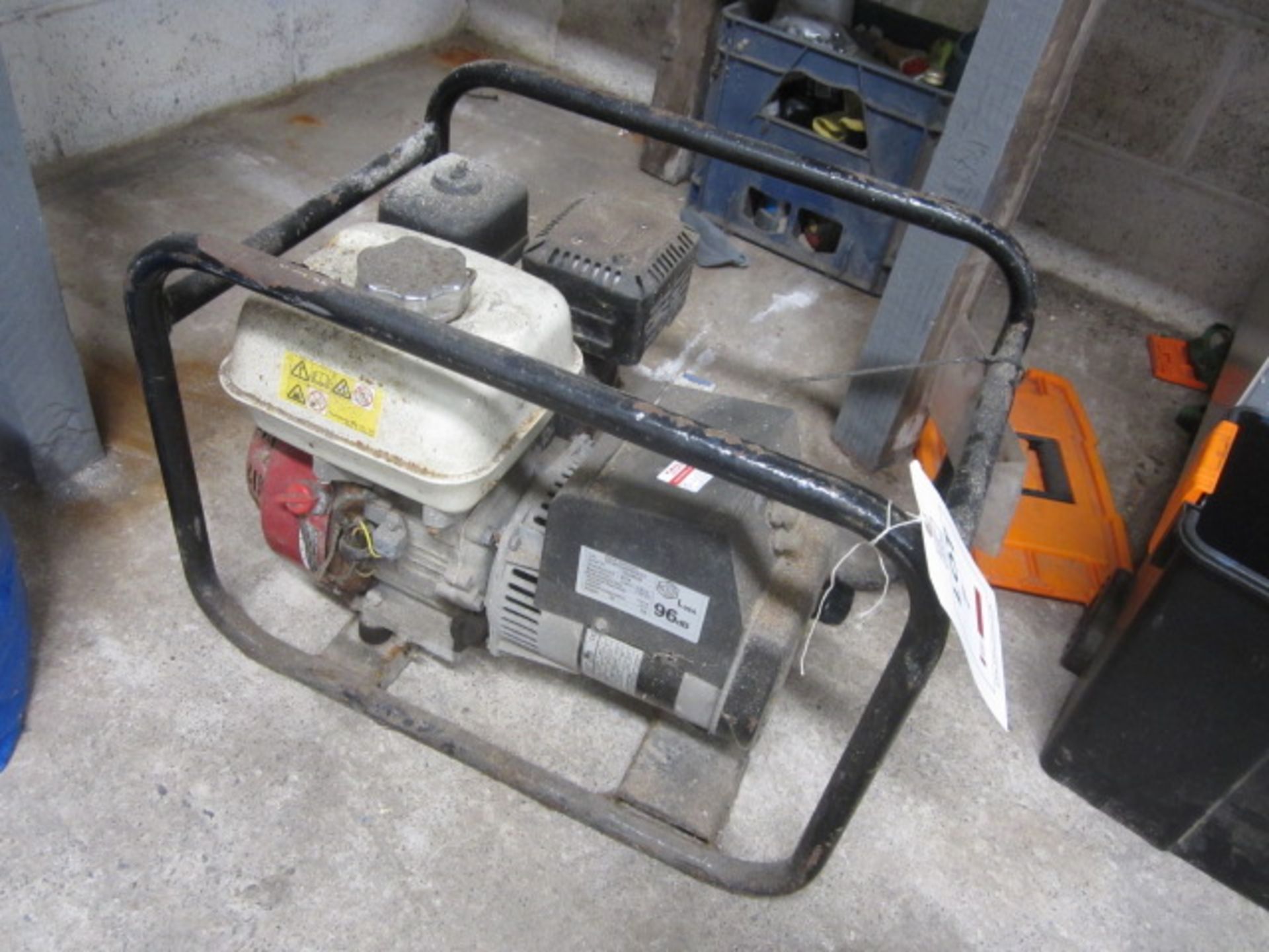 Honda GX160 portable petrol generator, code: HNMF024DPR3X001, serial no. 70368936 (2014)