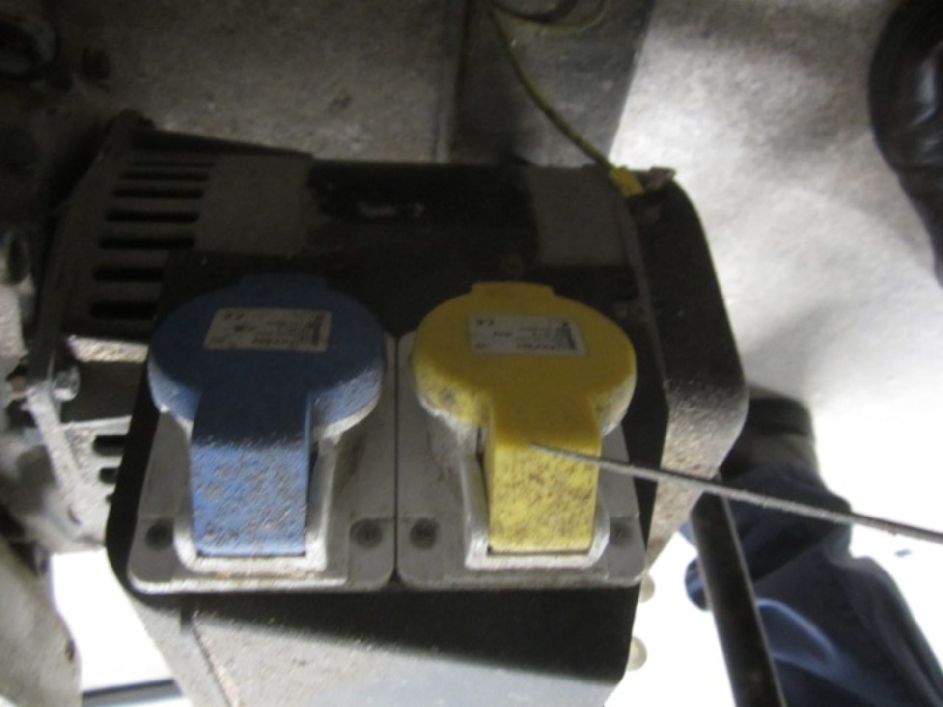 Honda GX160 portable petrol generator, code: HNMF024DPR3X001, serial no. 70368936 (2014) - Image 4 of 5