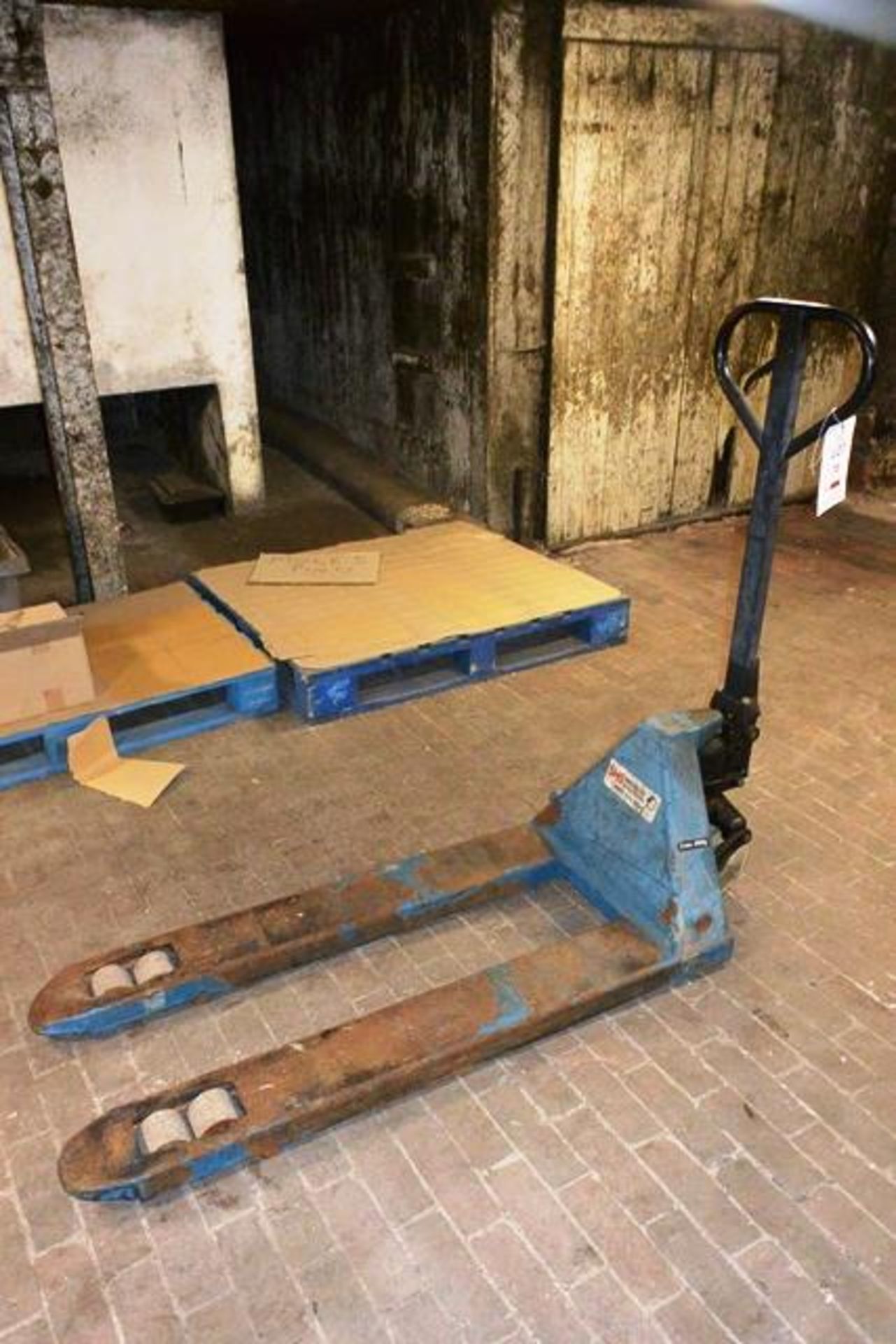 Pallet truck