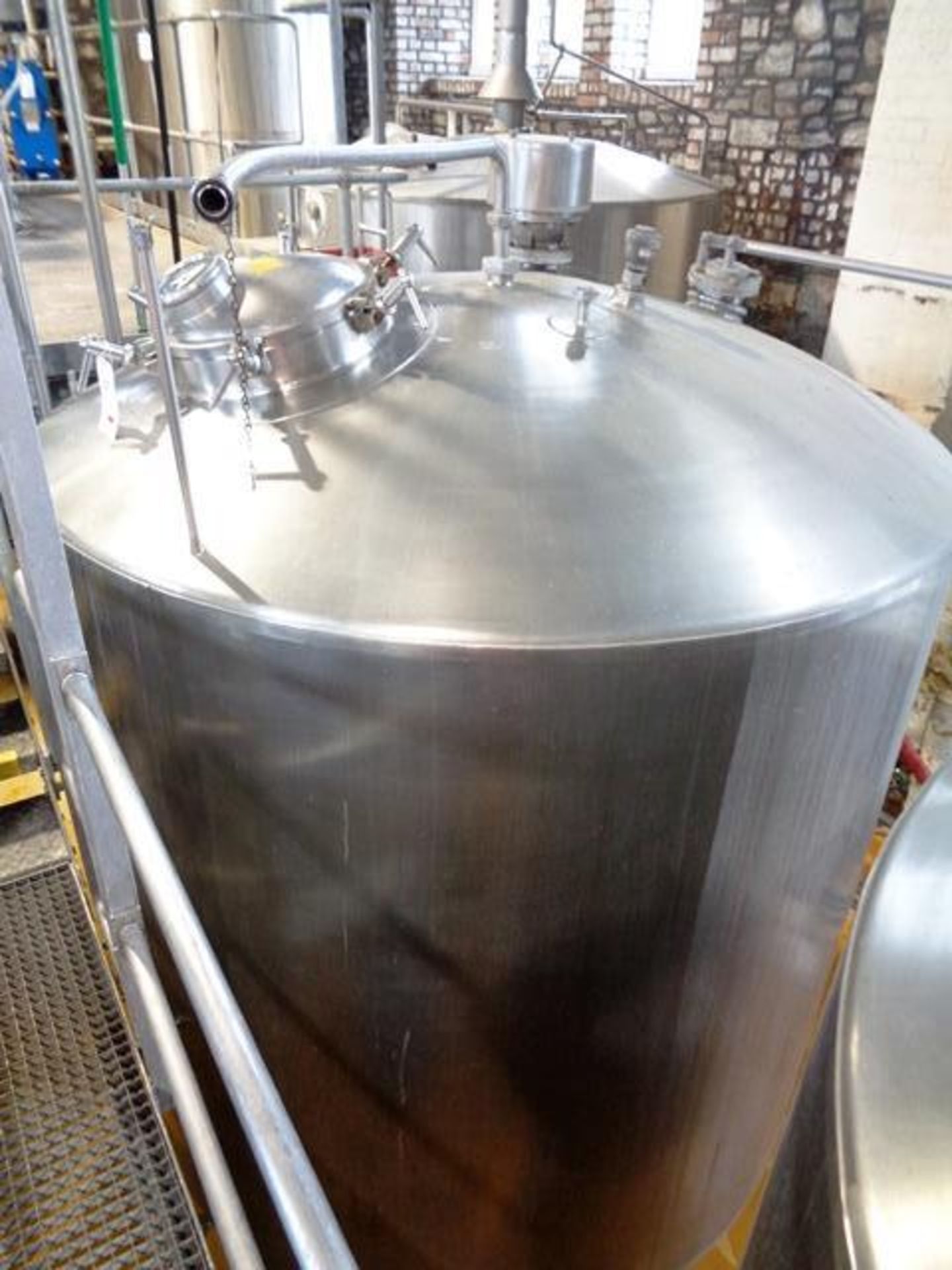 Stainless steel jacketed 40 barrel FV fermenting tank, approx 2400mm dia x 2500mm height (3000mm - Image 2 of 4