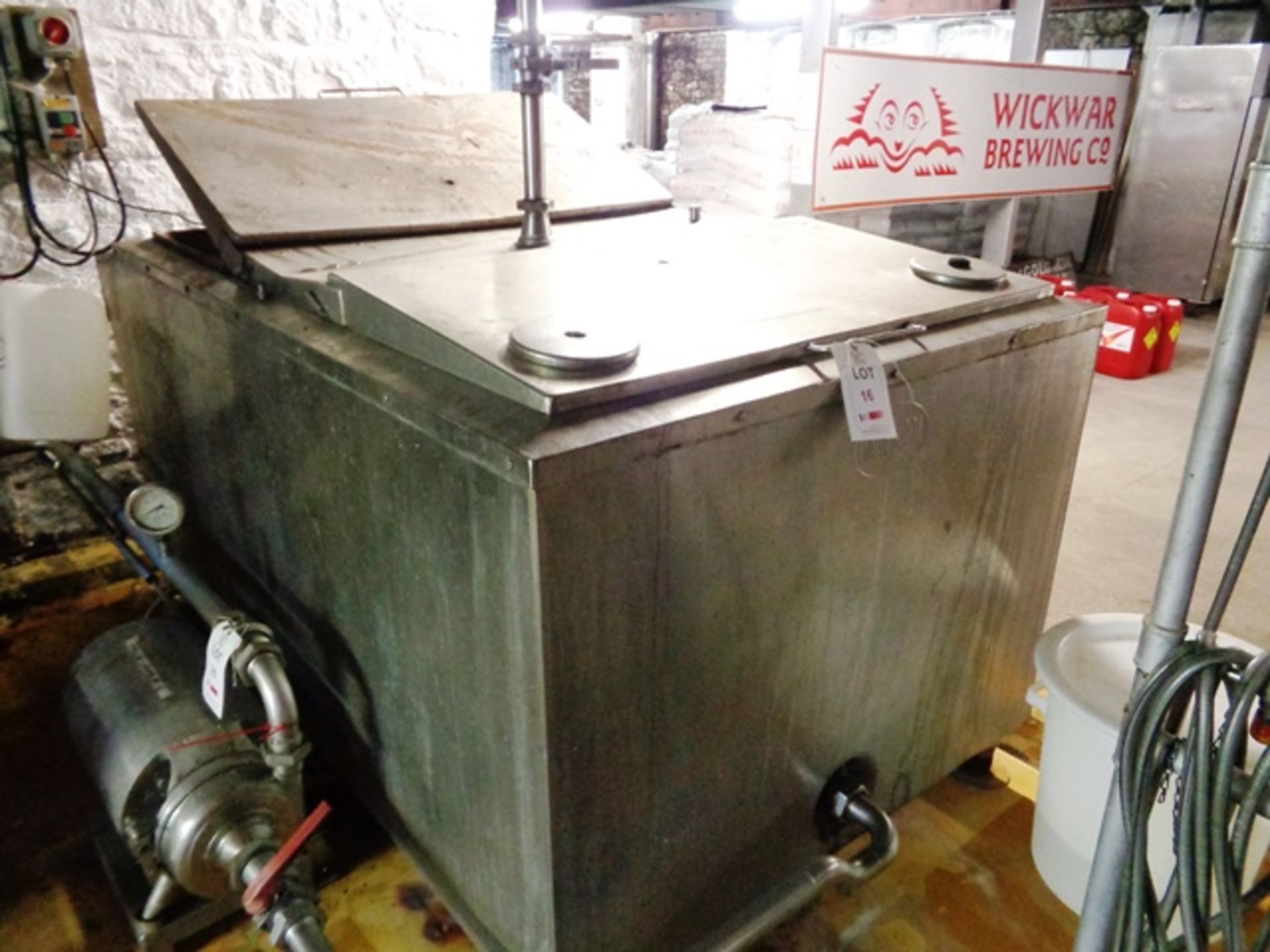 Dari-Kool stainless steel twin head water holding tank, approx 1400mm x 2400 x 1050mm (1250mm to