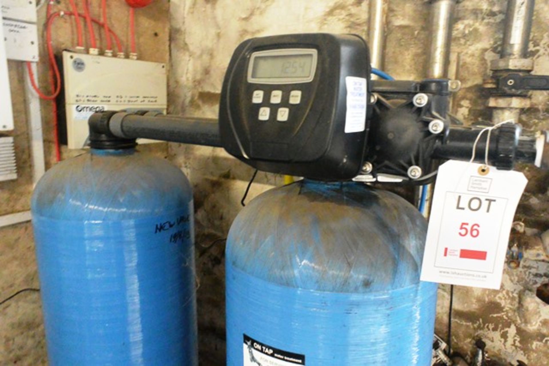 Water treatment dosing unit with control valve and salt dosing storage vessel (Please note: A work - Image 3 of 4