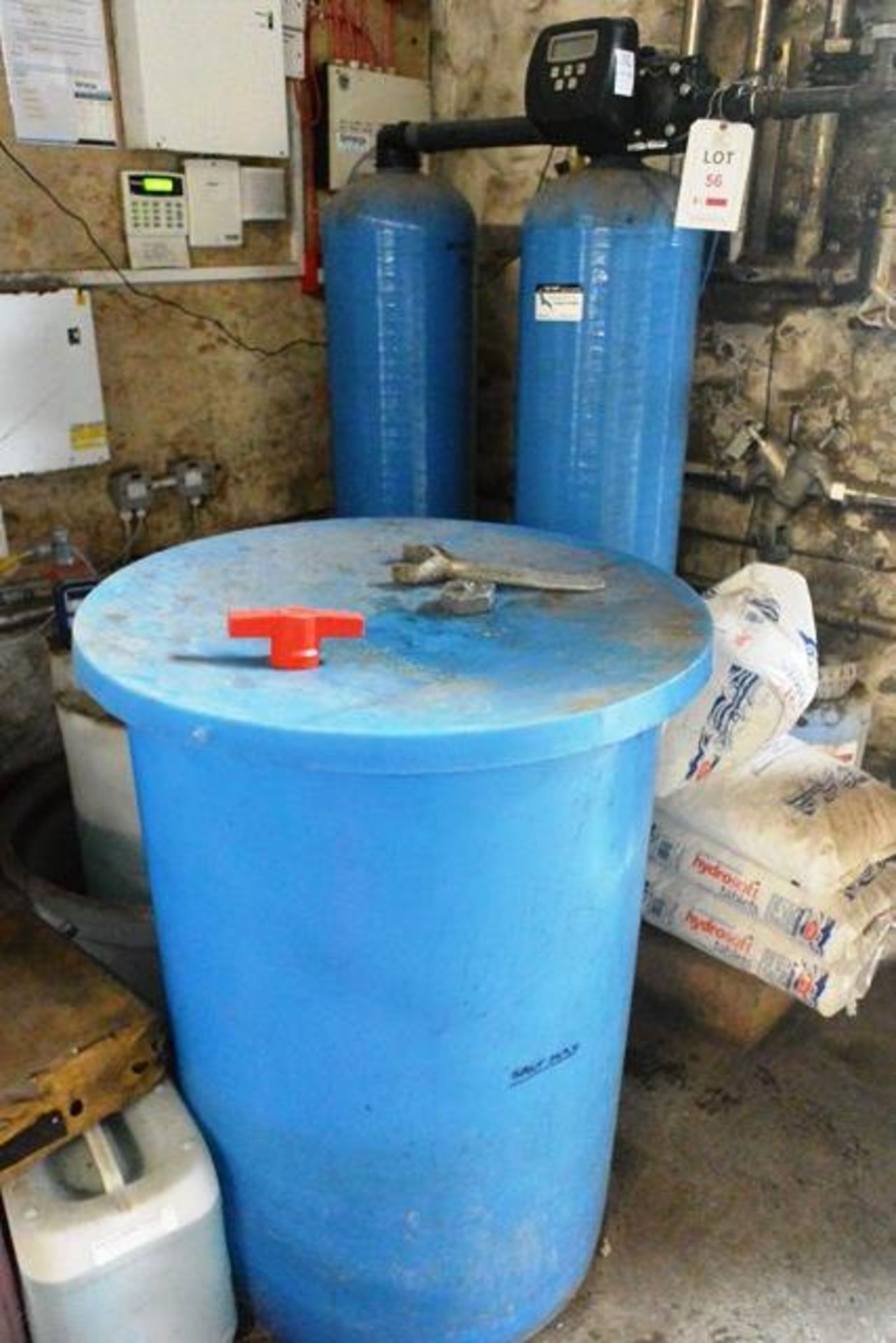 Water treatment dosing unit with control valve and salt dosing storage vessel (Please note: A work - Image 2 of 4