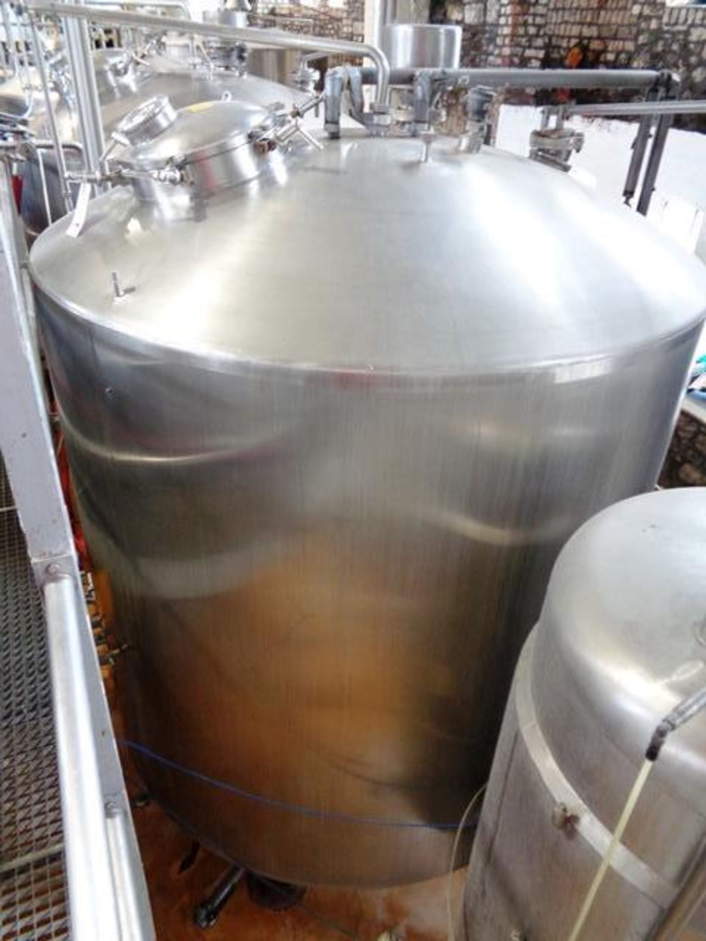 Stainless steel jacketed 40 barrel FV fermenting tank, approx 2400mm dia x 2500mm height (3000mm - Image 2 of 5