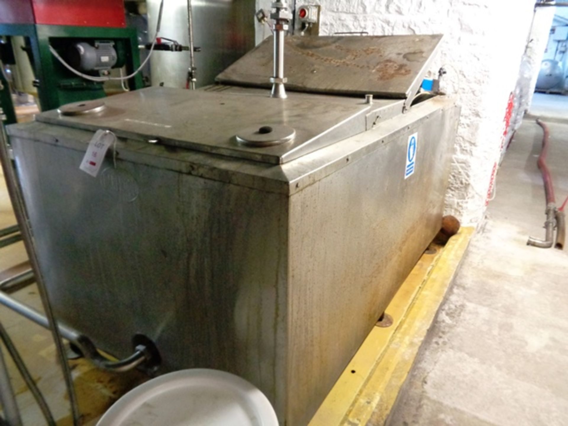 Dari-Kool stainless steel twin head water holding tank, approx 1400mm x 2400 x 1050mm (1250mm to - Image 2 of 3