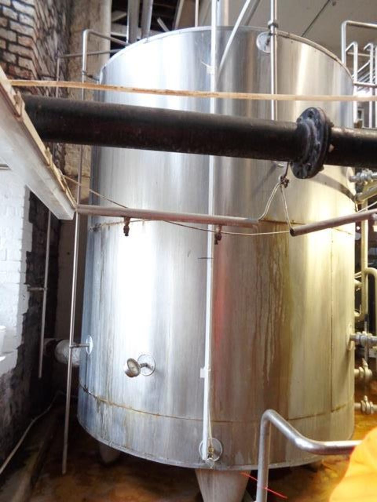 Stainless steel framed jacketed 40 barrel hot copper tank, 2400mm dia x 2800mm height (3300mm to - Image 2 of 5