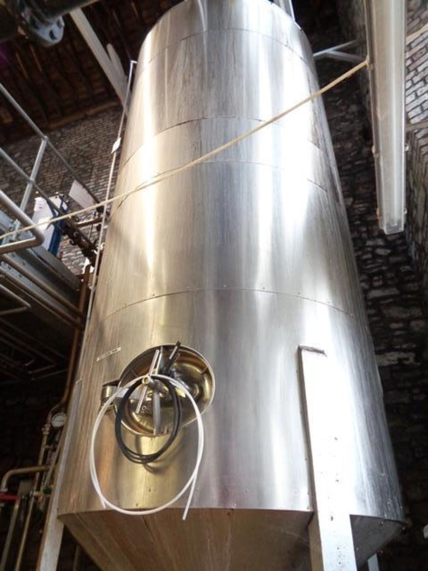 Stainless steel framed jacketed 40 barrel hot liquor tank, 2000mm dia x 4200mm height (5150mm to - Image 3 of 4