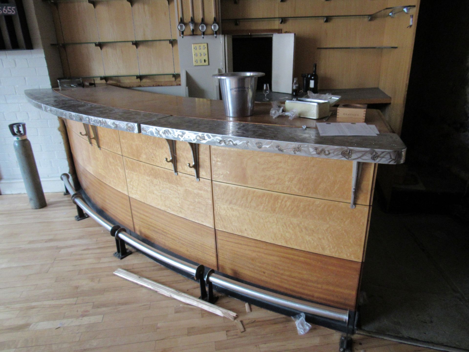 Curved bar - Image 2 of 2