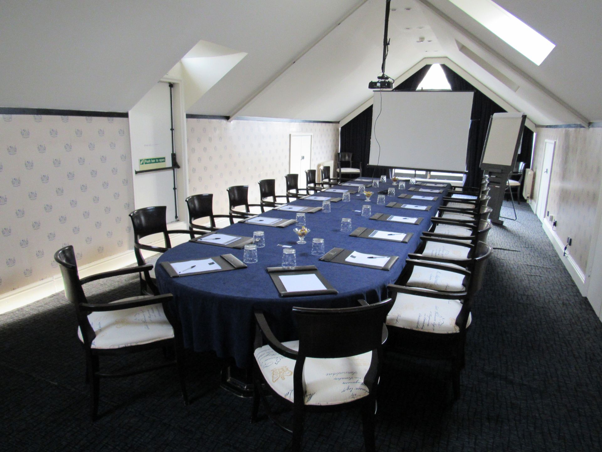 The contents to the Fetland boardroom / meeting room including table, approx. 40 chairs, projector - Image 2 of 12