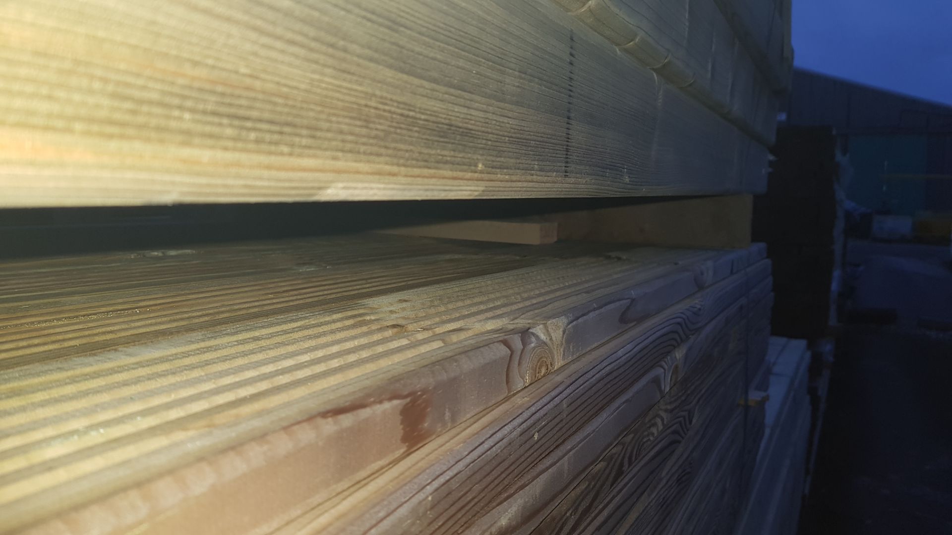 32mm x 125mm (28mm x 121mm) decking - Image 3 of 3