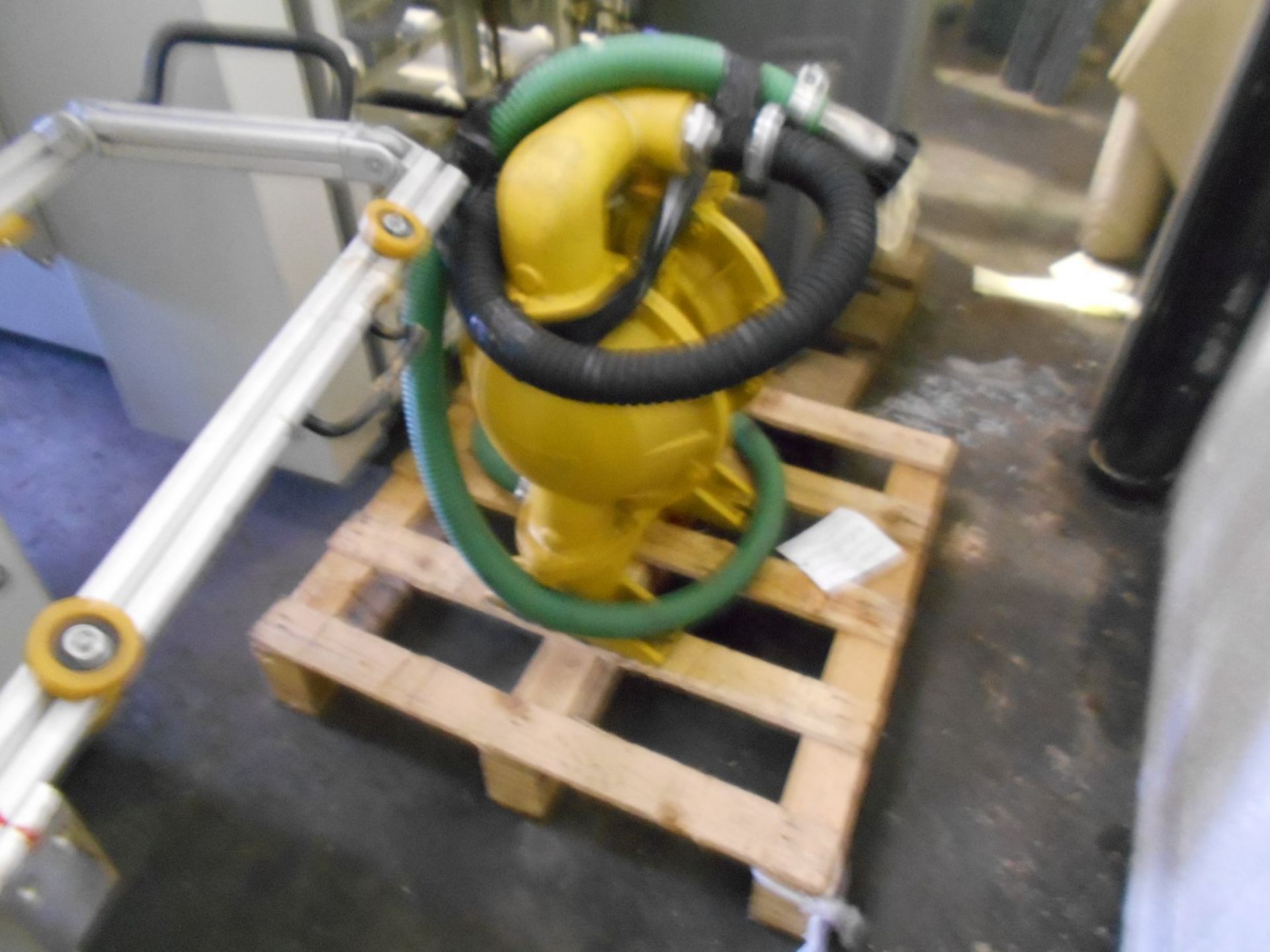 Unbadged Liquid Diaphram Pump on Pallet (This lot is located on a third party site located at - Bild 2 aus 4