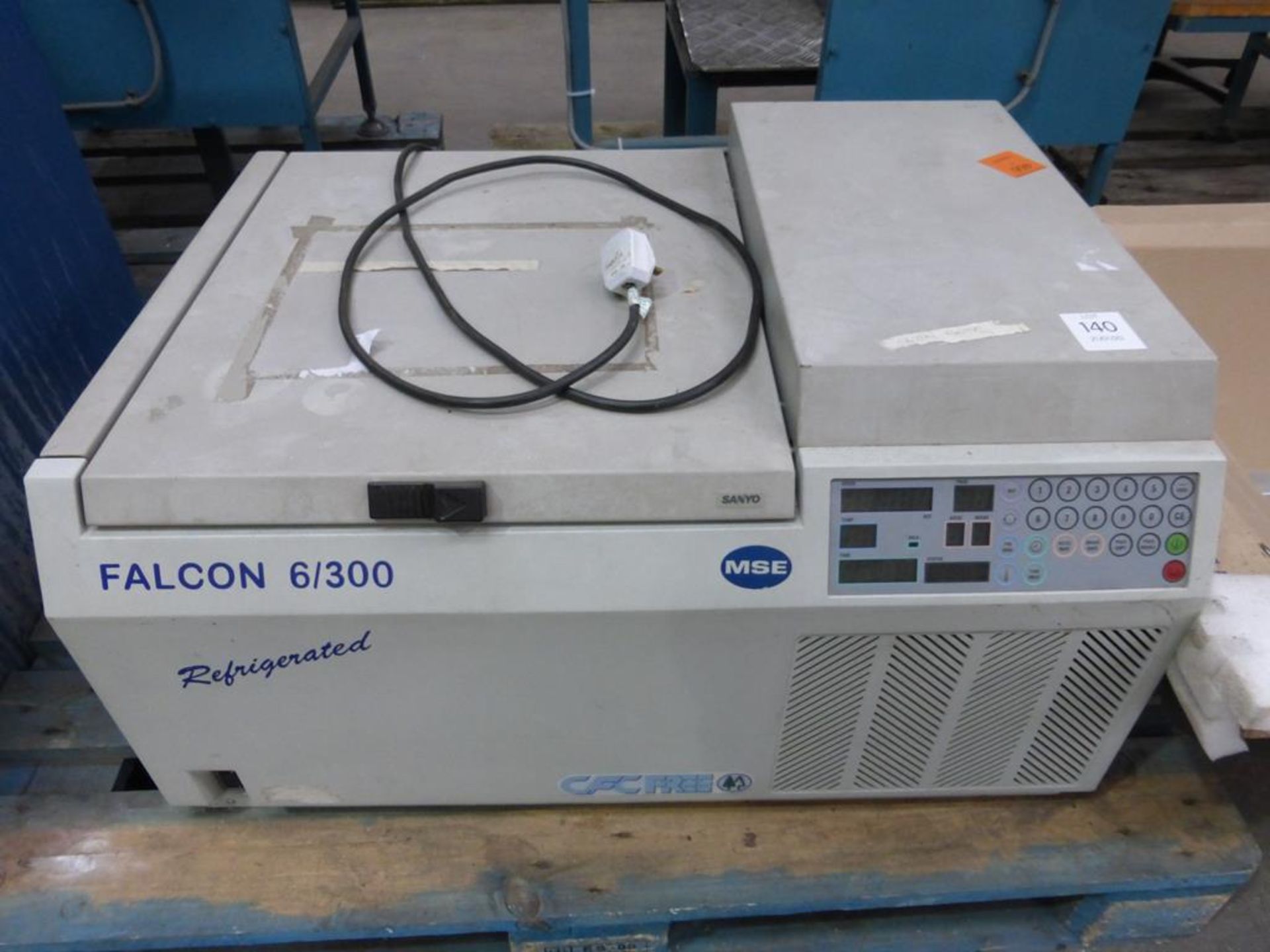 Sanyo MSE Falcon Refrigerated Bench Centrifuge