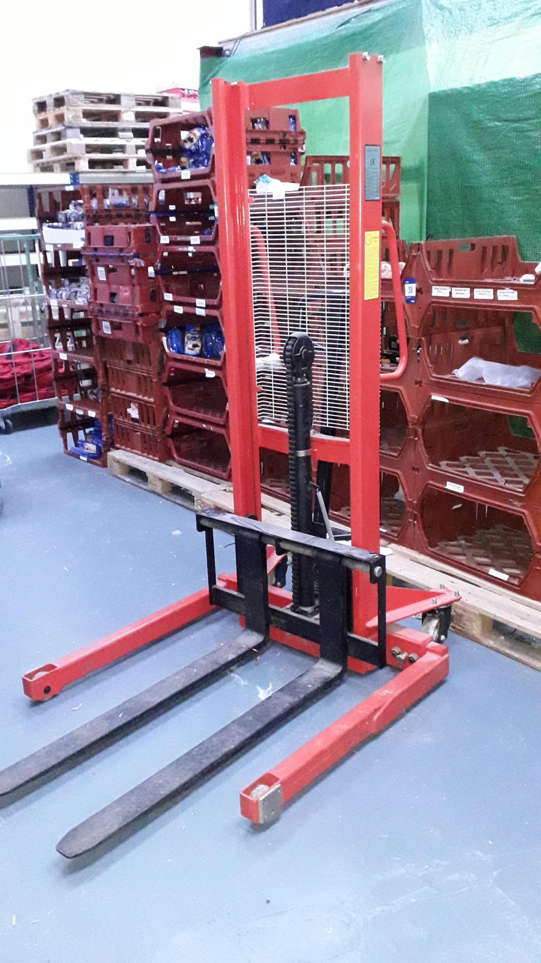 Hand Operated Manual Stacker SYC1M16-A 1600mm Lifting Height, Serial Number Y15060159