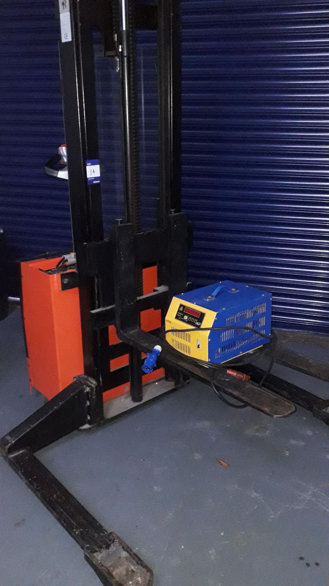 Sinolift Electric Stacker model OK1232 1,200Kg Capacity with Charger - Image 3 of 6