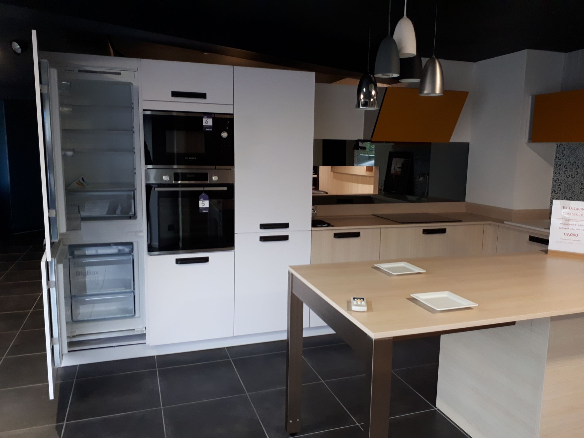 Schmidt Premium range display kitchen in Arcos Mix - Image 4 of 8