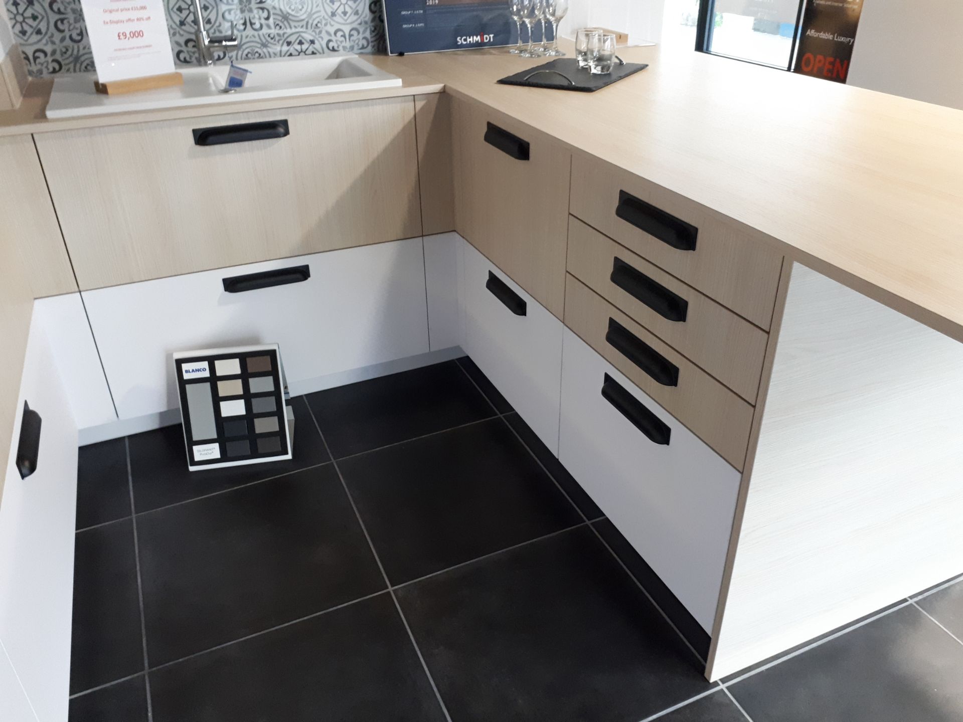 Schmidt Premium range display kitchen in Arcos Mix - Image 3 of 8