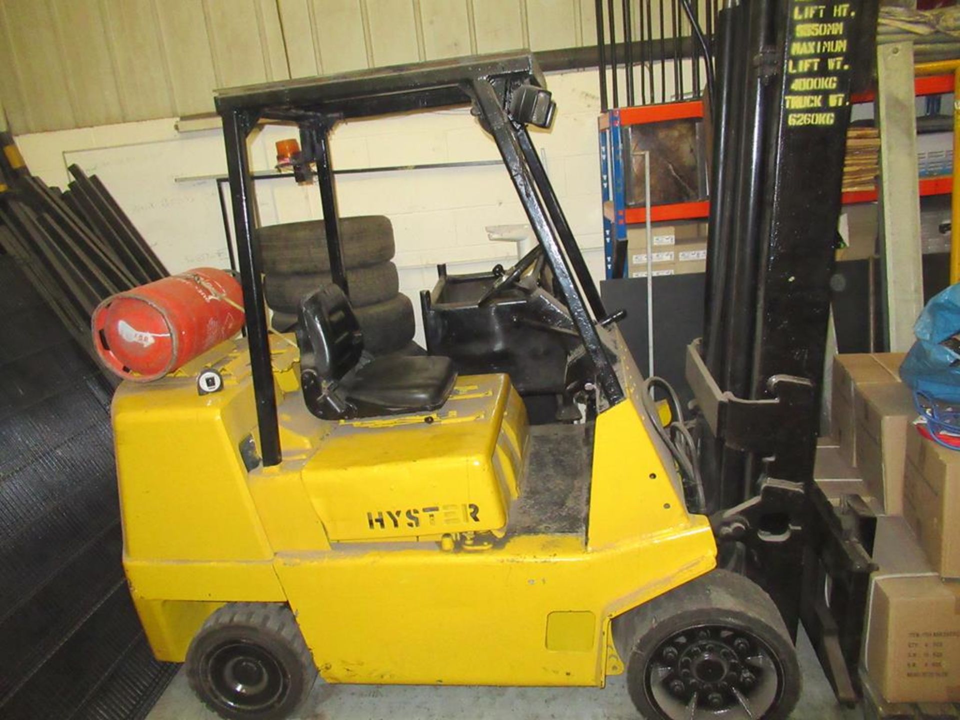 Hyster S4 OOXL Gas Powered Forklift - Image 11 of 14