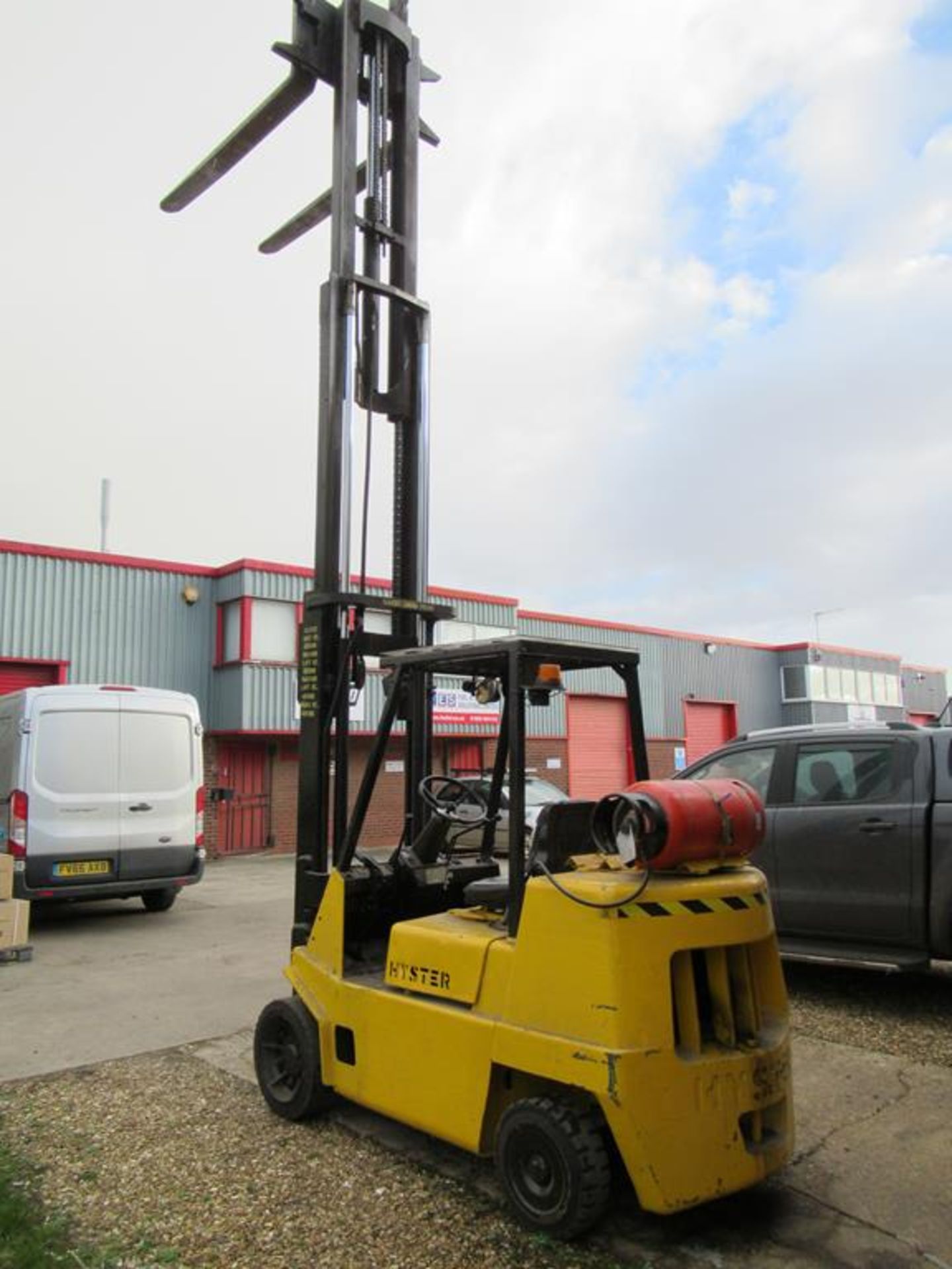 Hyster S4 OOXL Gas Powered Forklift - Image 3 of 14