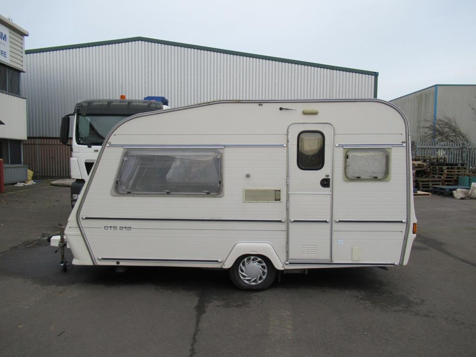 Abbey GTS 212 Caravan 2 berth - Image 6 of 33