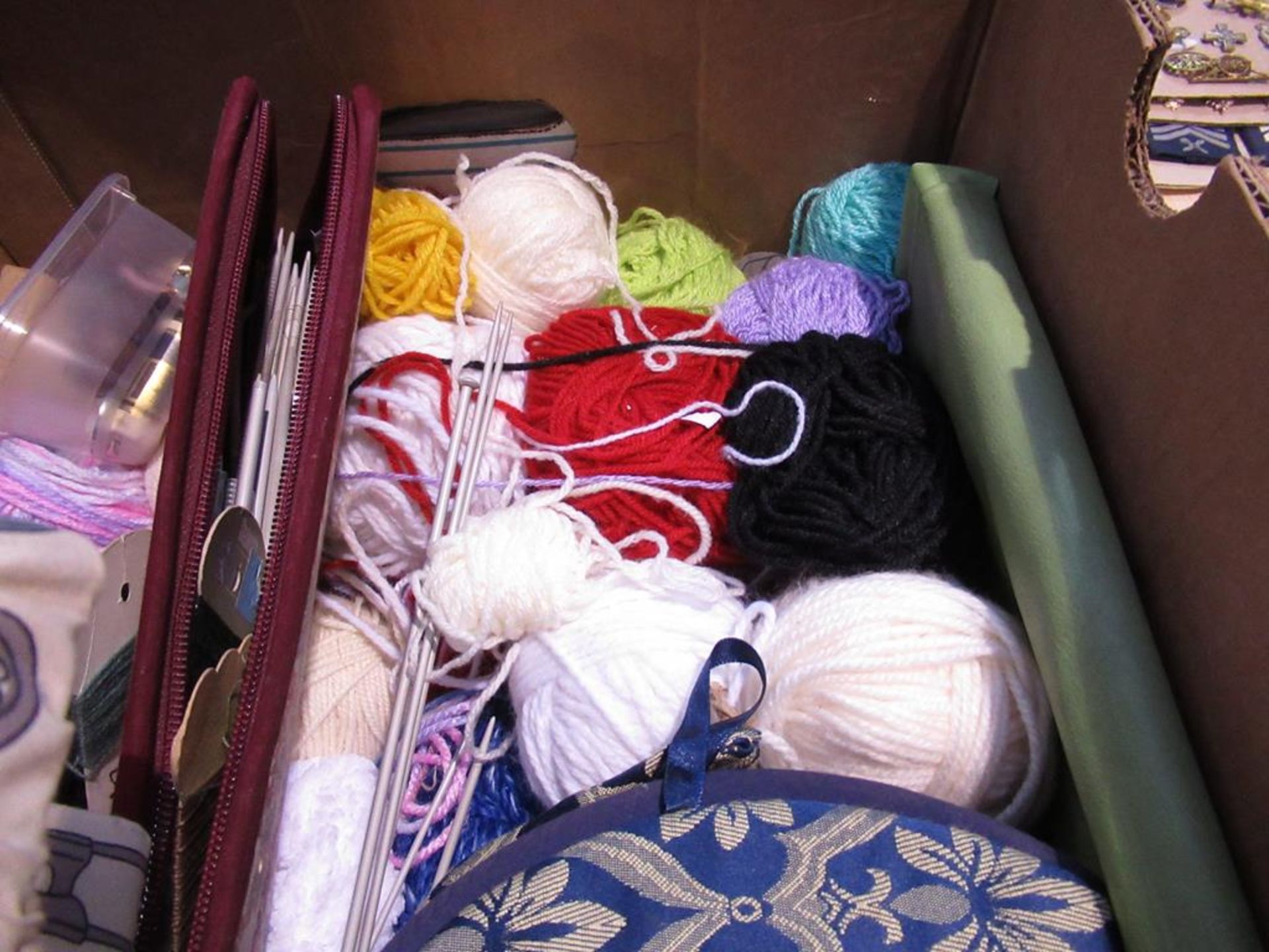 Two large boxes of Sewing/knitting items - Image 9 of 9