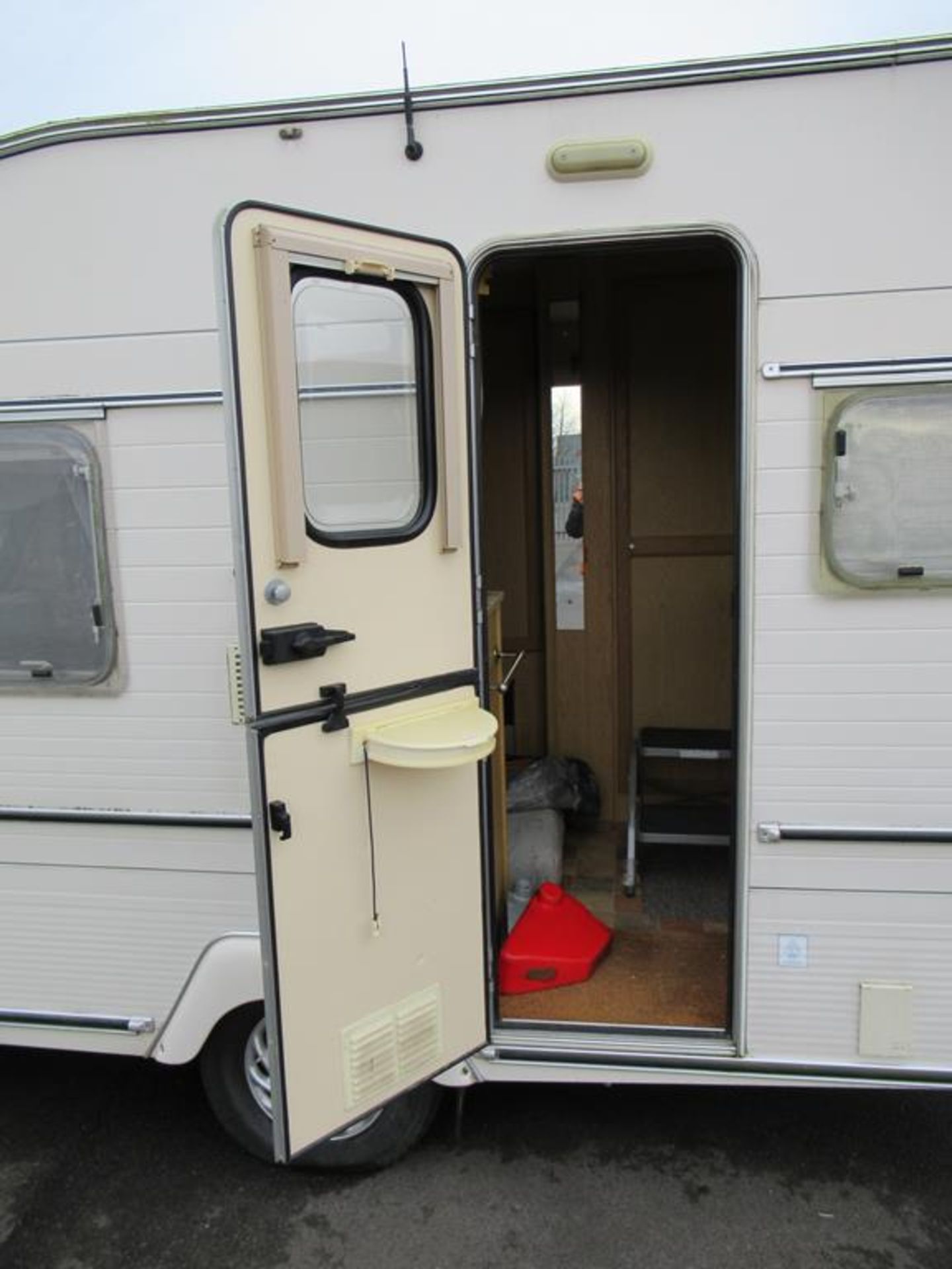 Abbey GTS 212 Caravan 2 berth - Image 7 of 33