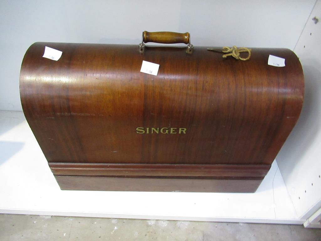 This is a Timed Online Auction on Bidspotter.co.uk, Click here to bid. A Singer 201K Manual Sewing