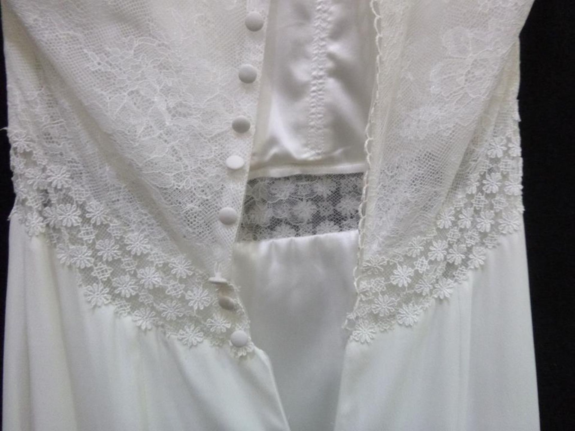 Lace topped wedding dress by Remlo Stylings - damaged - Image 6 of 8