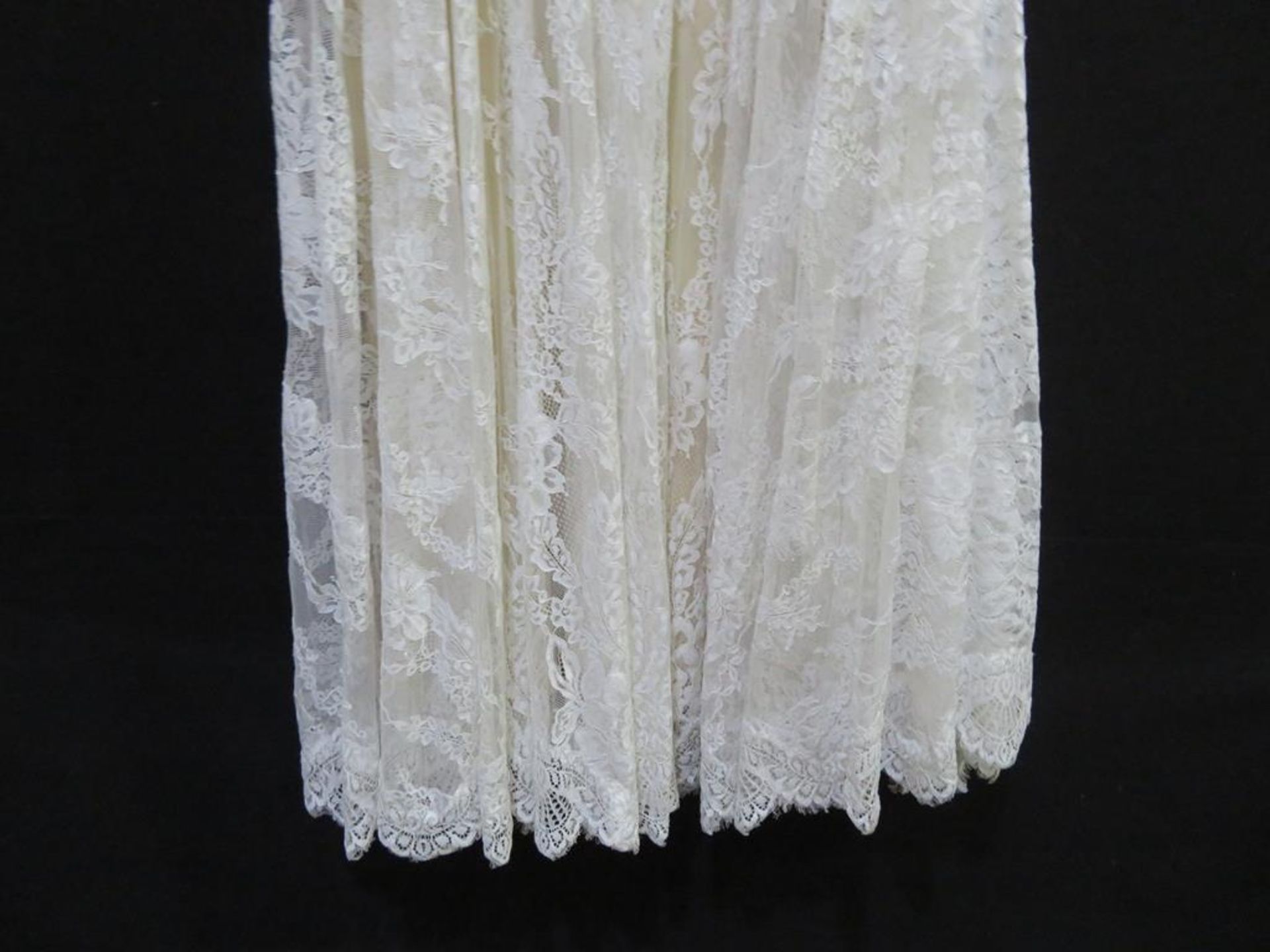 Chosen Lace wedding dress - Image 5 of 11