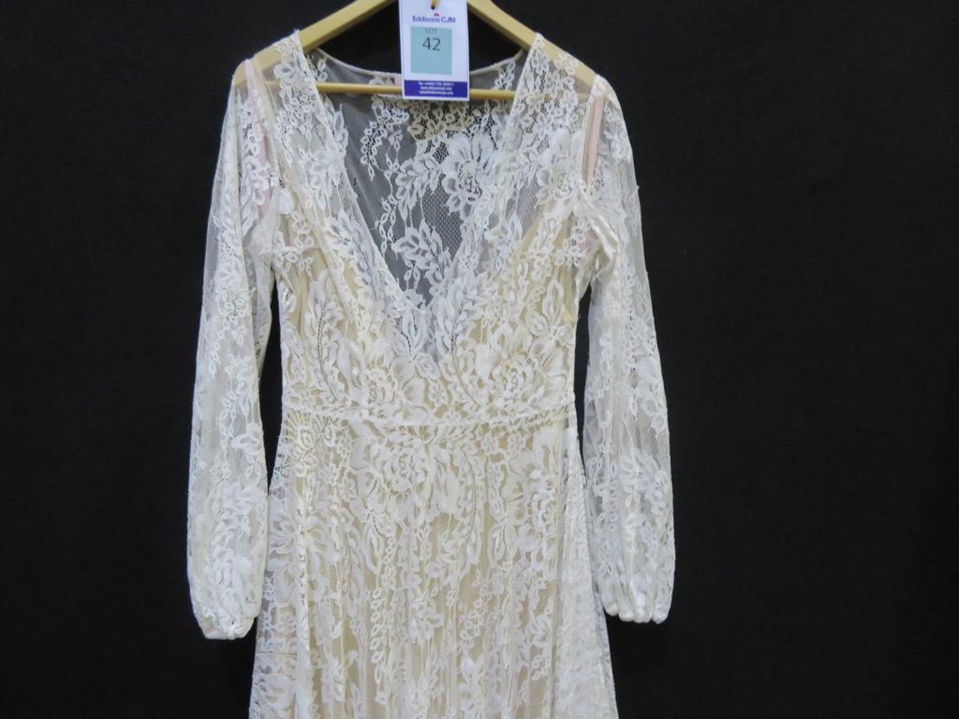 Chosen Lace wedding dress - Image 2 of 11