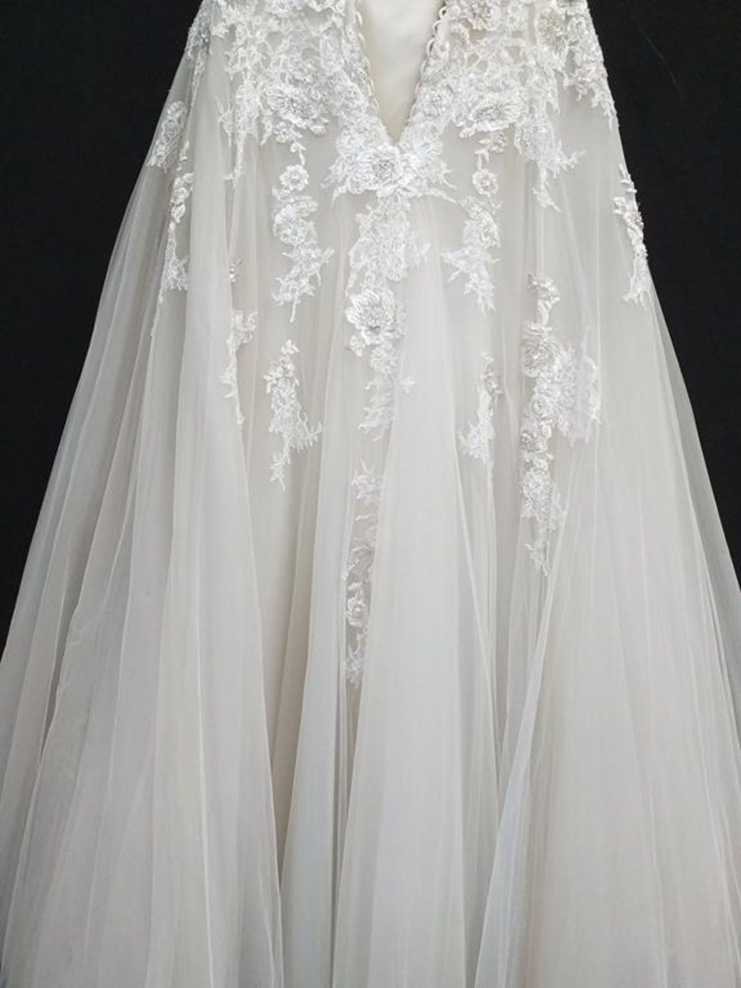 Le Papillion Toronto wedding dress - Image 6 of 9