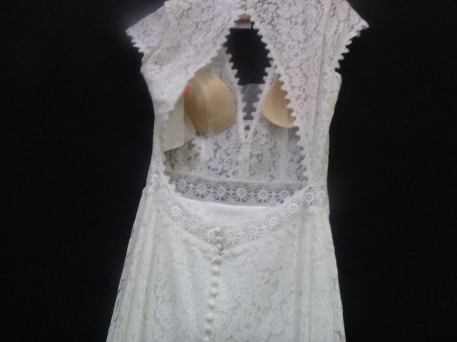 Marylise Lovers Island wedding dress - Image 7 of 11