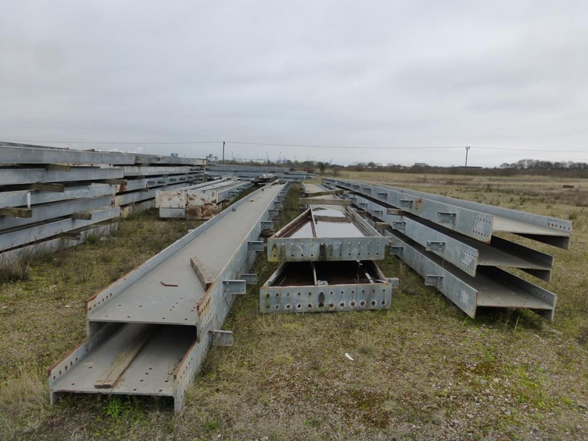 Steel framework for a portal framed building - Image 10 of 30