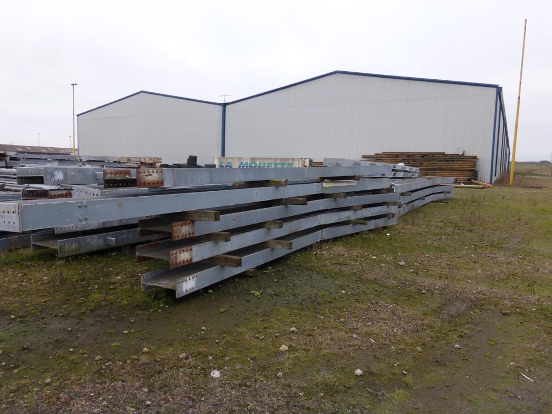 Steel framework for a portal framed building - Image 14 of 30