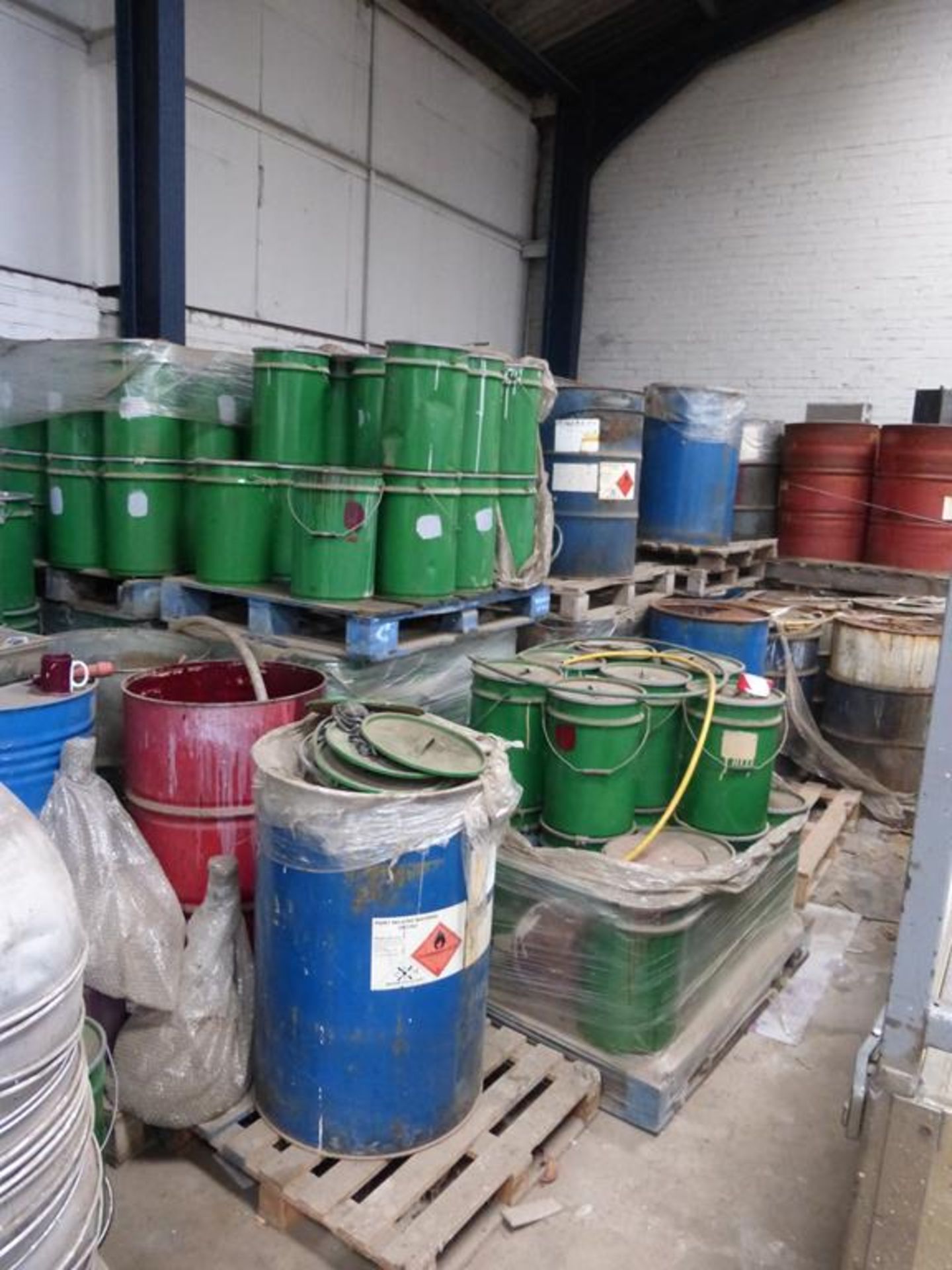 Approx. 16 pallets of Industrial Paint - Image 4 of 9