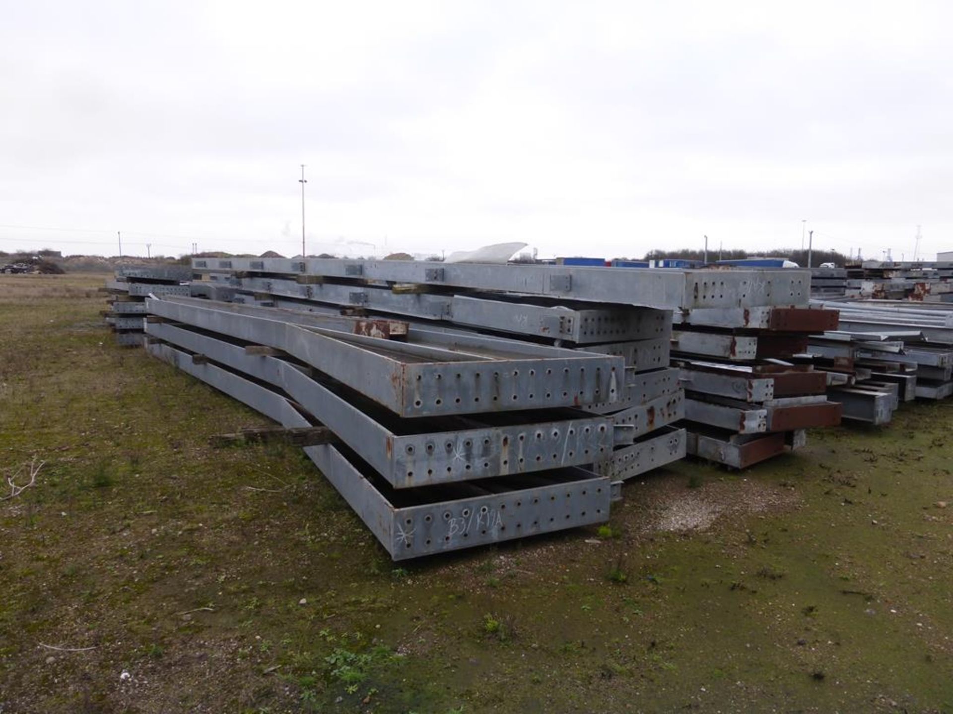 Steel framework for a portal framed building - Image 15 of 30