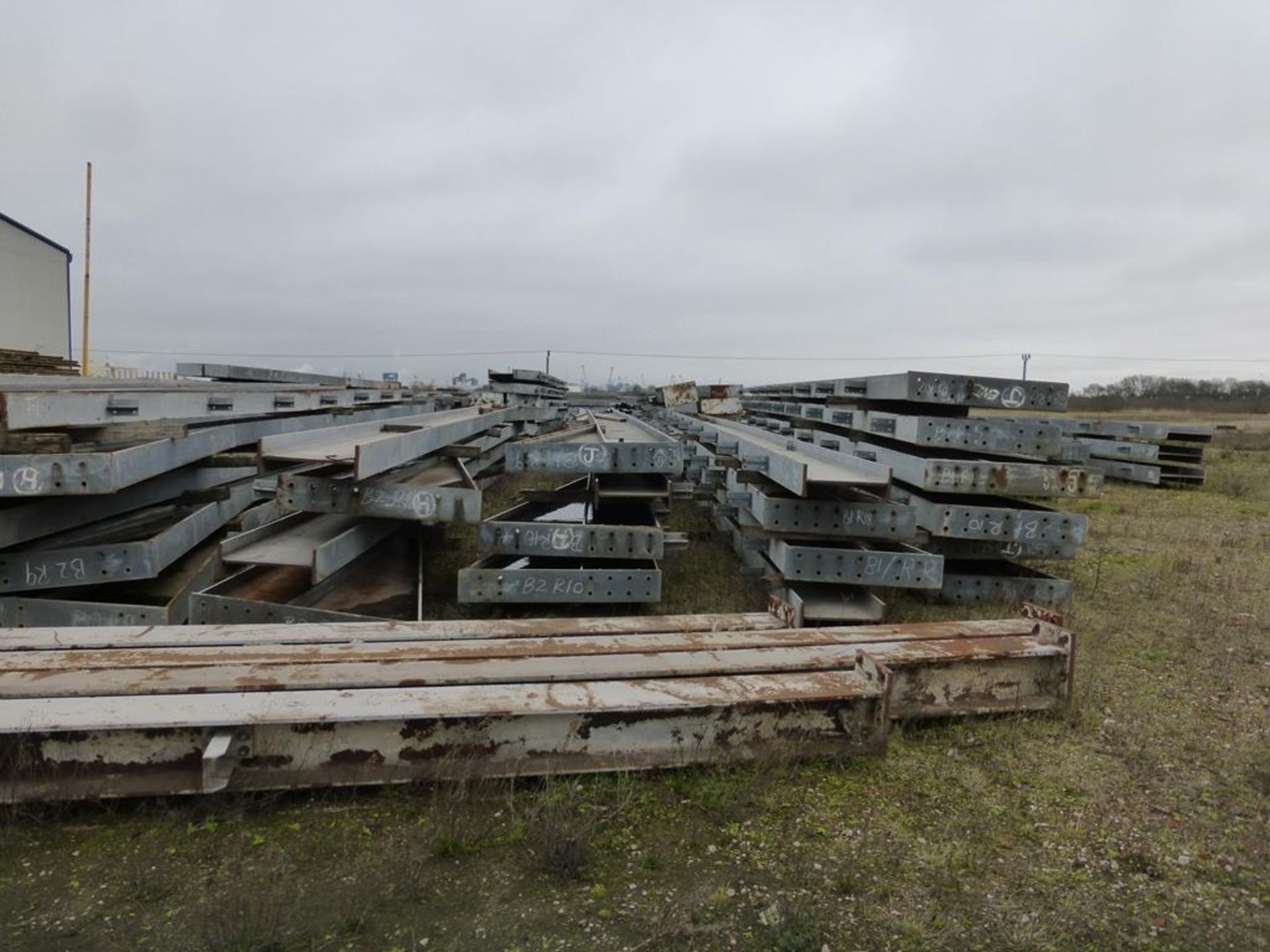 Steel framework for a portal framed building - Image 8 of 30