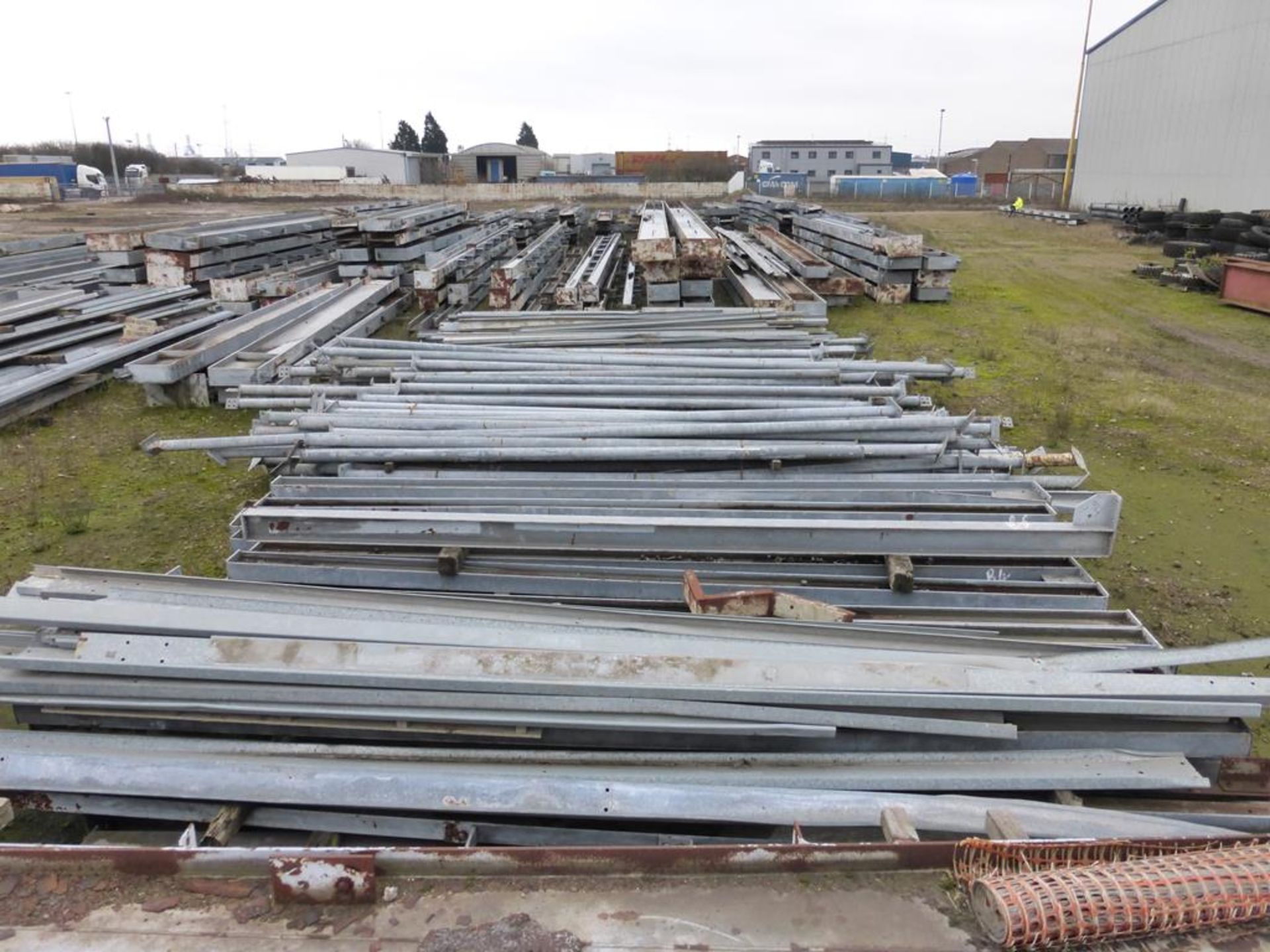 Steel framework for a portal framed building - Image 17 of 30